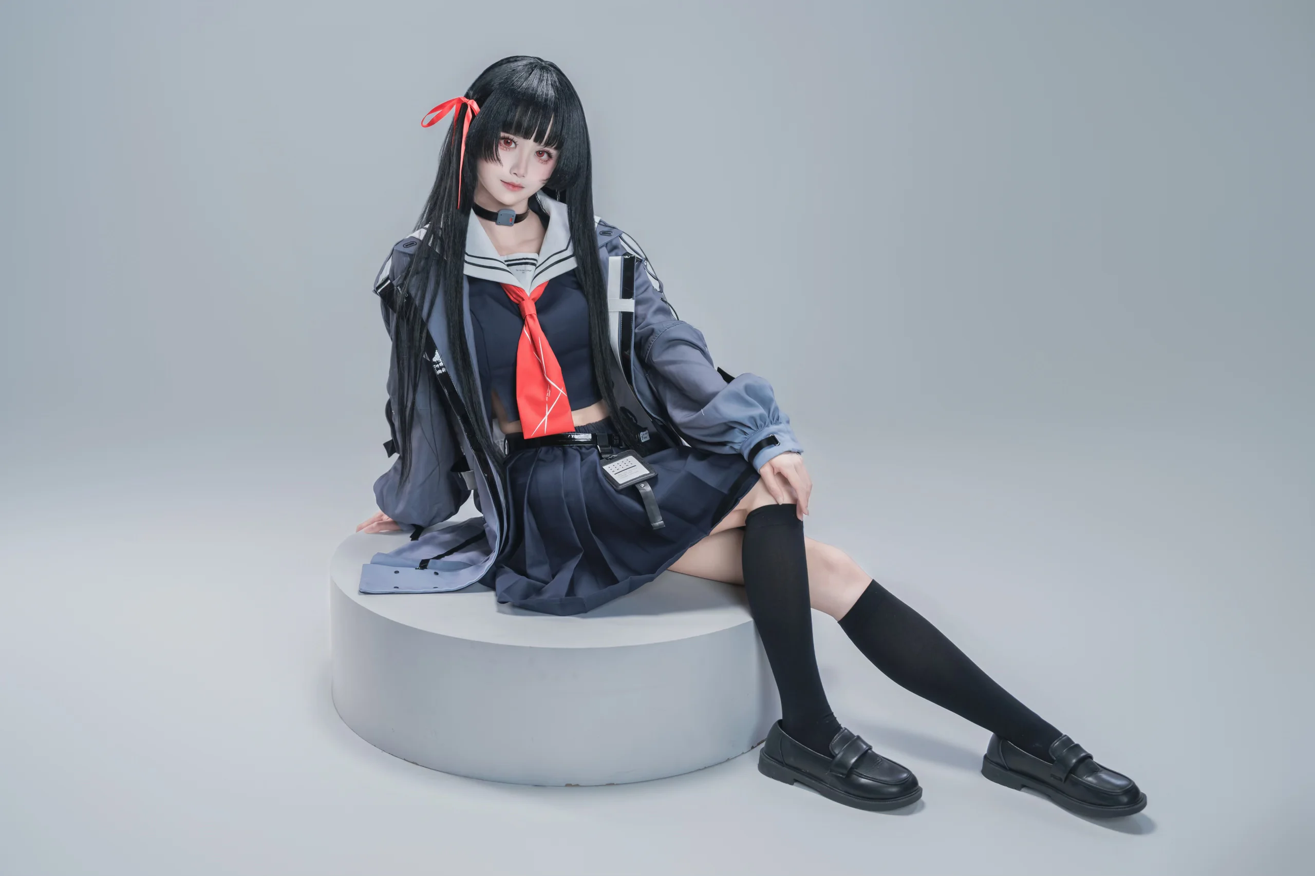 【千咲cos】鸣潮创作激励，白棚拍摄机能风水手服尝试 - 第 4 张