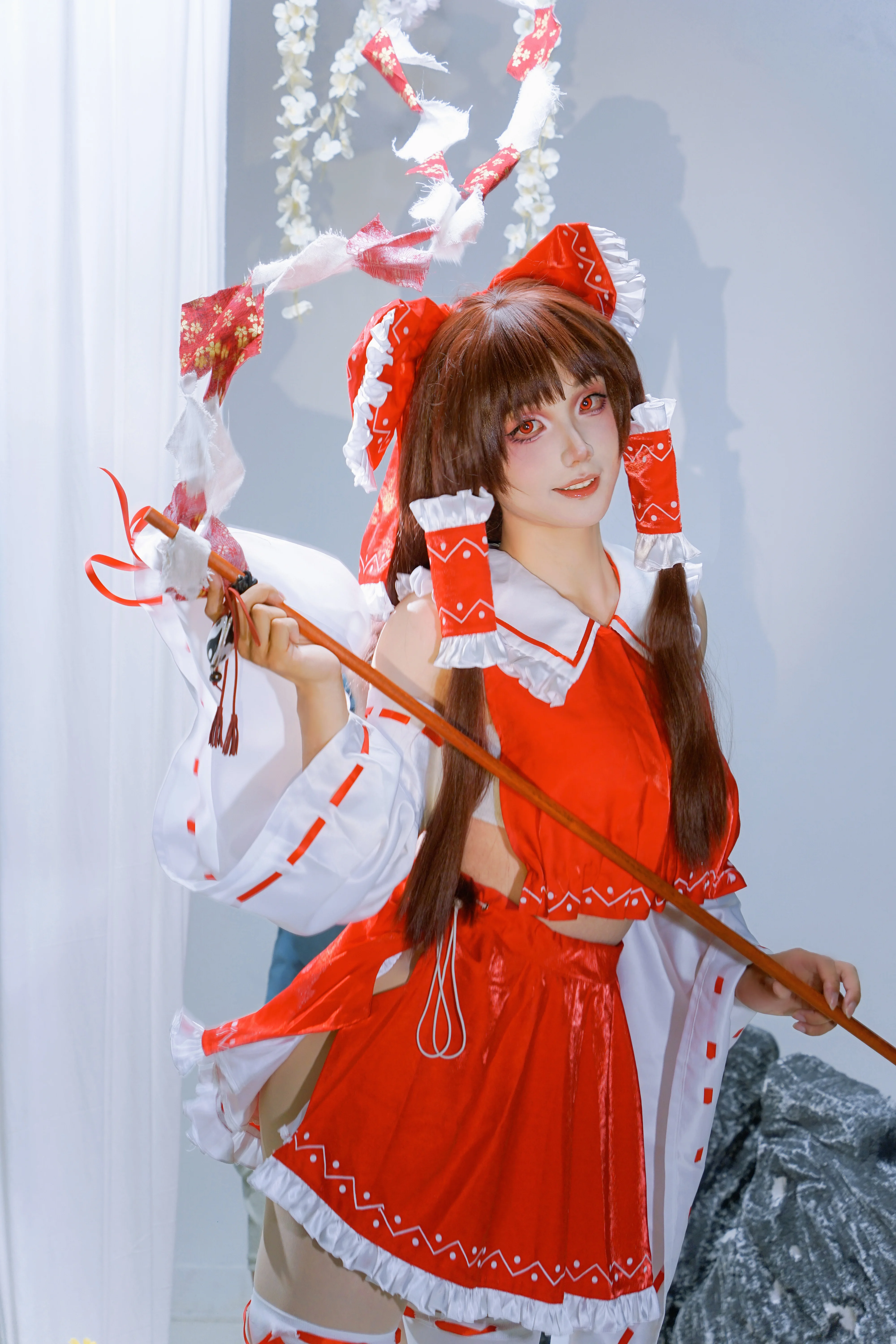 【博丽灵梦cos】还原拉普托尔太太笔下的冷艳巫女 - 第 1 张