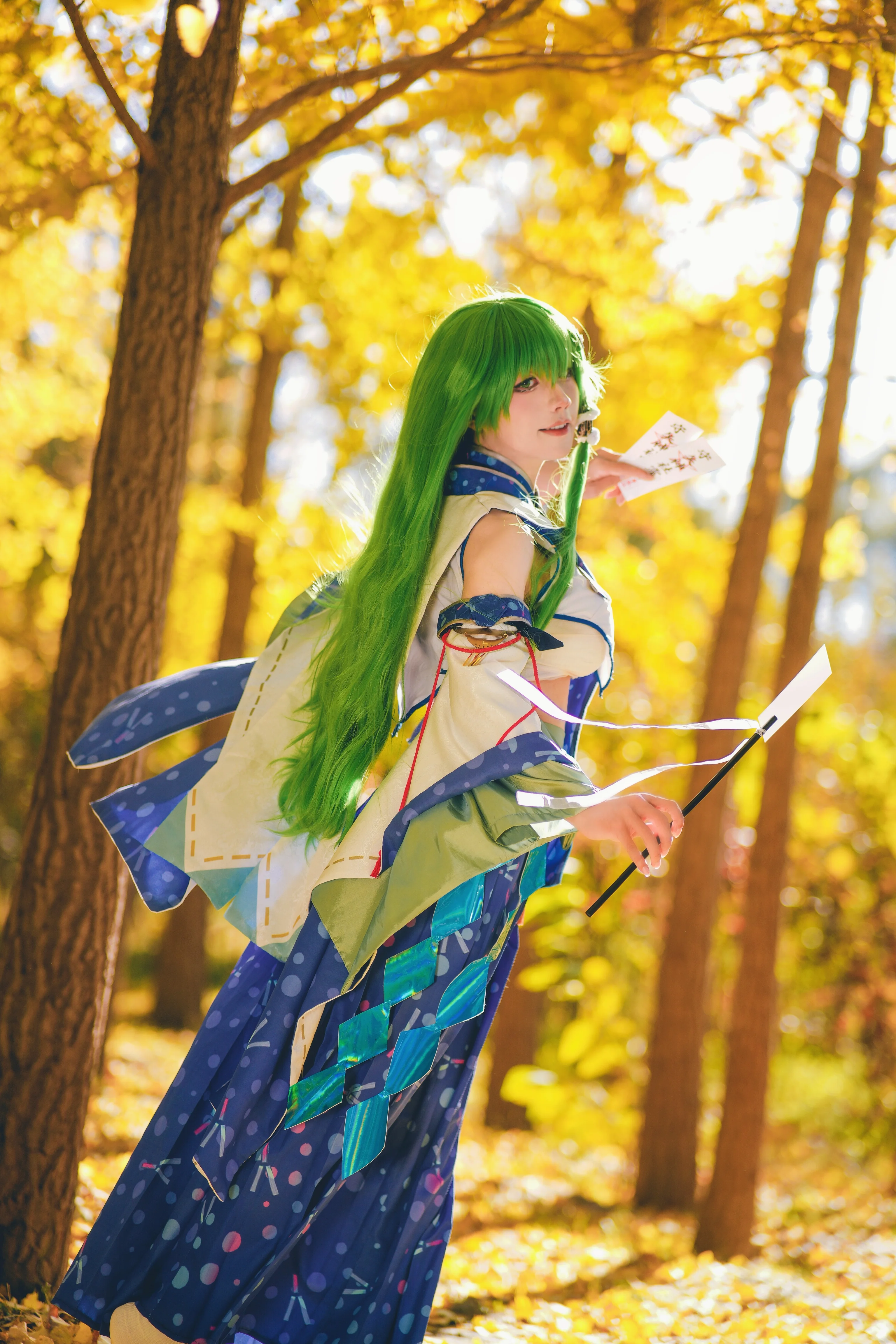 【東風谷早苗cos】秋日的銀杏林裡，是來赴約的守矢神社巫女