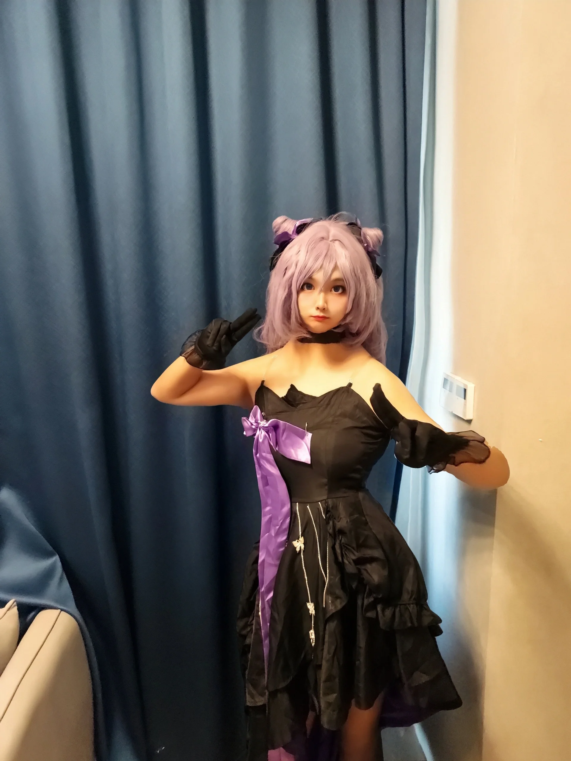 【刻晴コスプレ】『原神』コラボ限定の黒紫ドレス、室内撮影の瞬間を記録 - 13 枚目