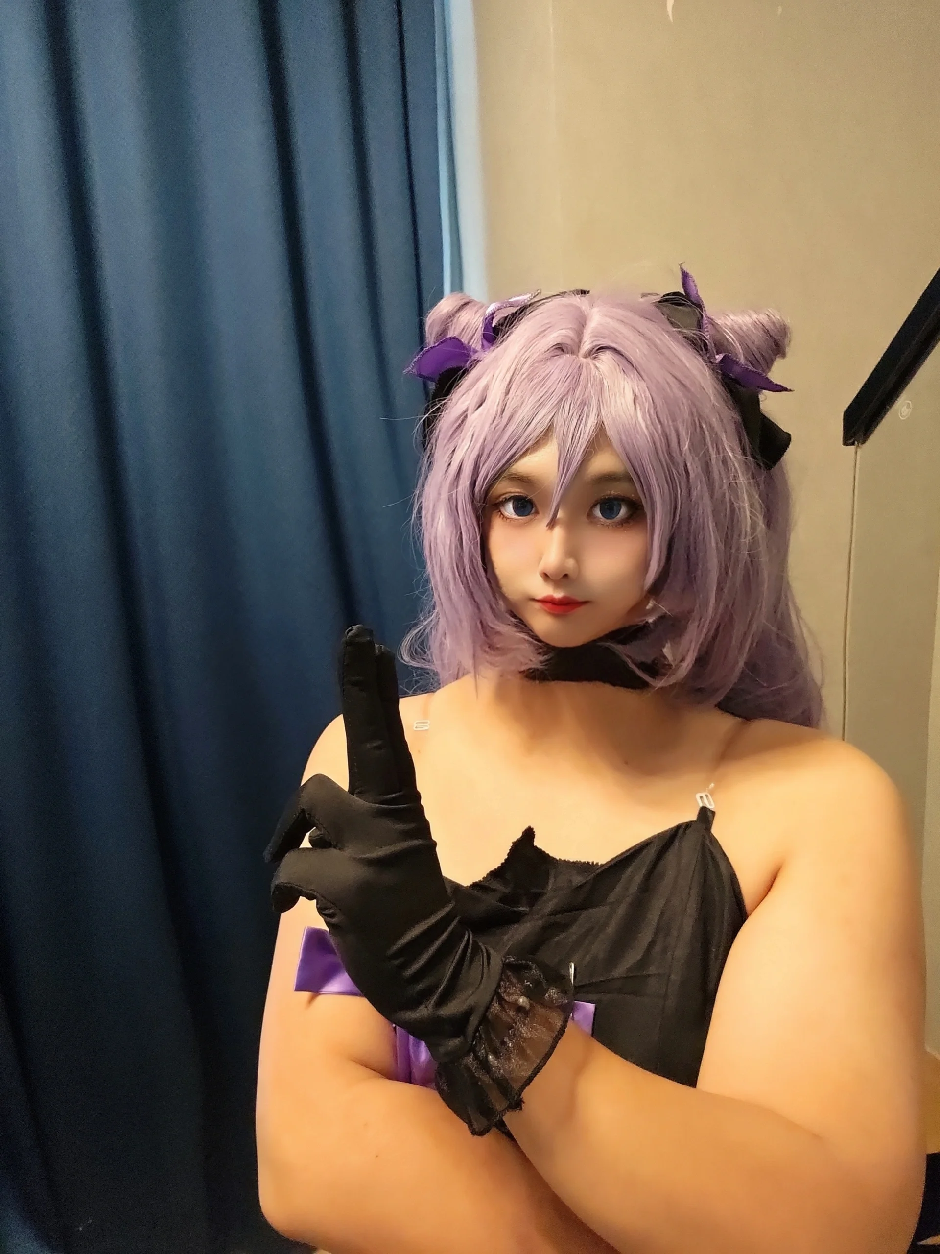 【刻晴コスプレ】『原神』コラボ限定の黒紫ドレス、室内撮影の瞬間を記録 - 6 枚目
