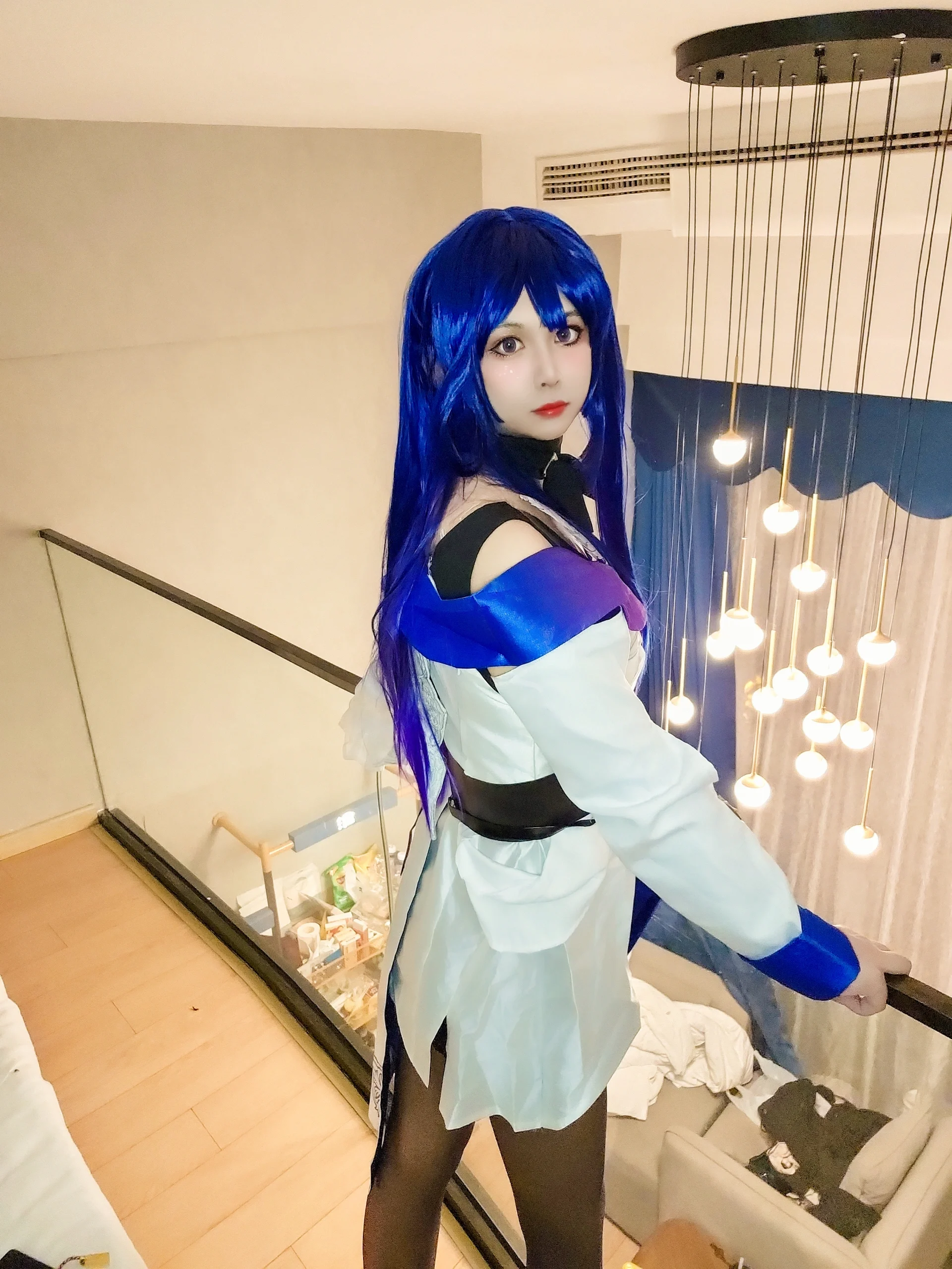 【雷電芽衣cos】崩壞三的冷峻女武神，樓梯間的氣場全開