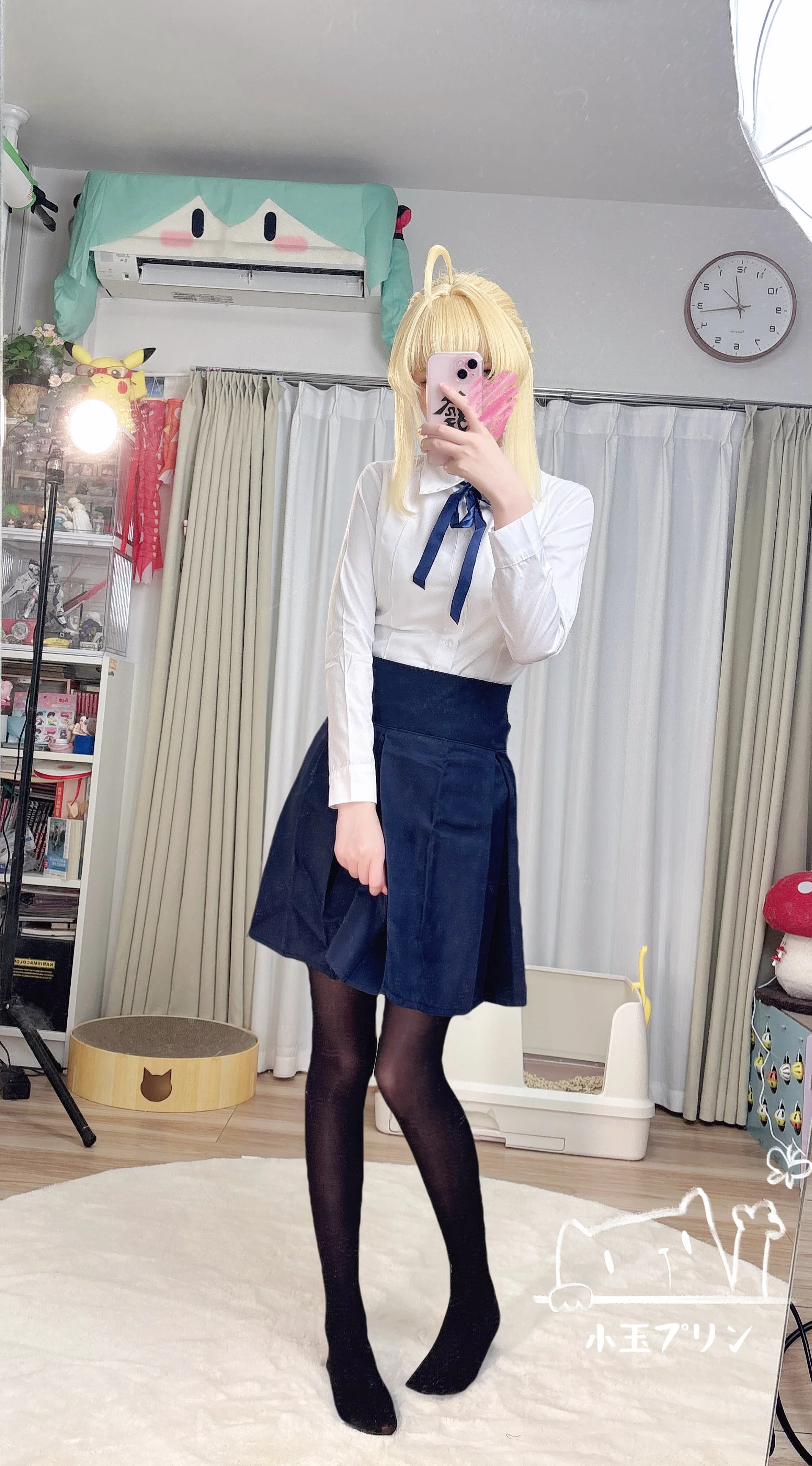 【阿尔托莉雅cos】卫宫家今天的饭，常服与黑丝的轻松日常 - 第 1 张