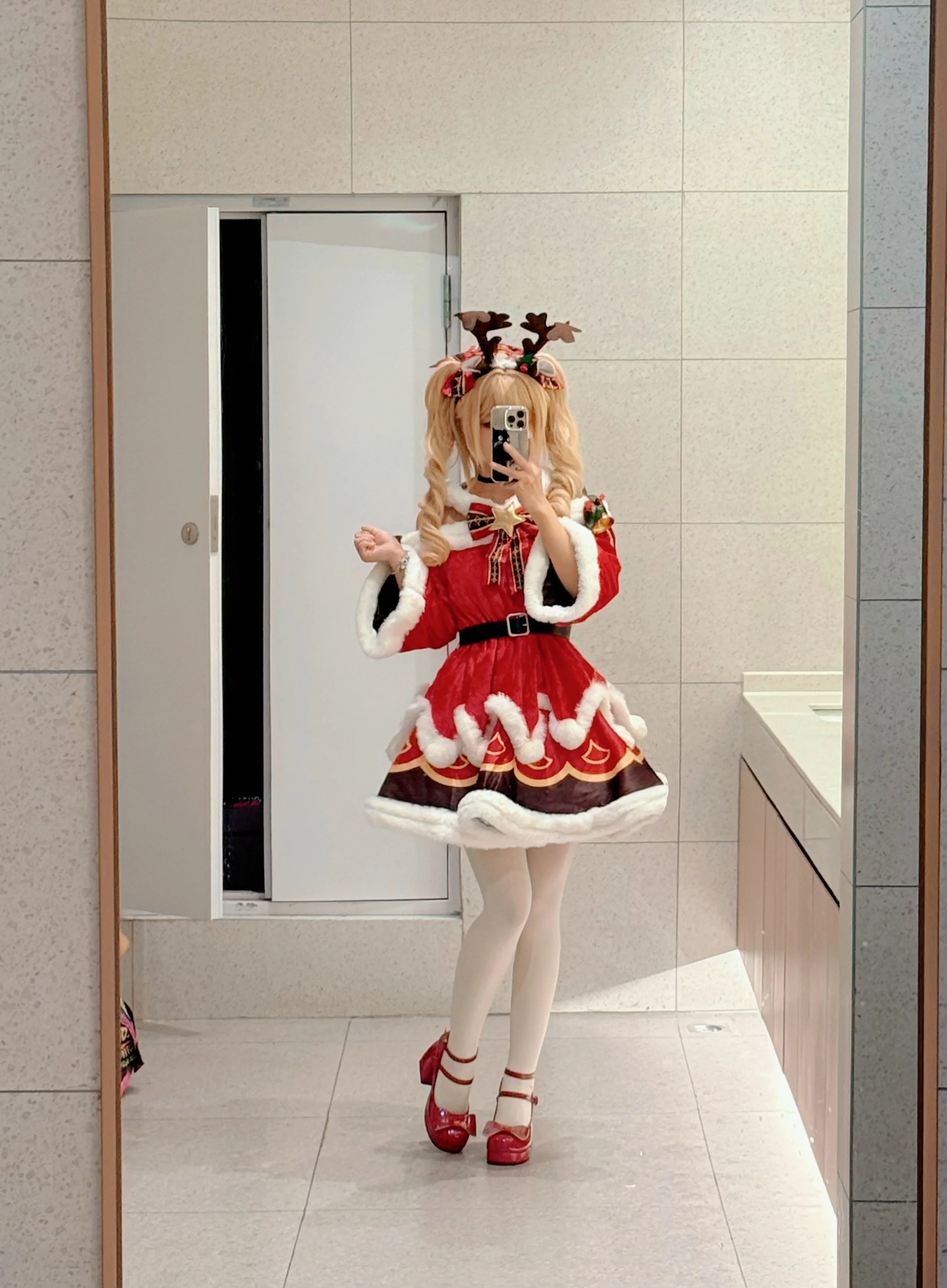 【芭芭拉cos】原神里的蒙德偶像，提前带来圣诞温暖