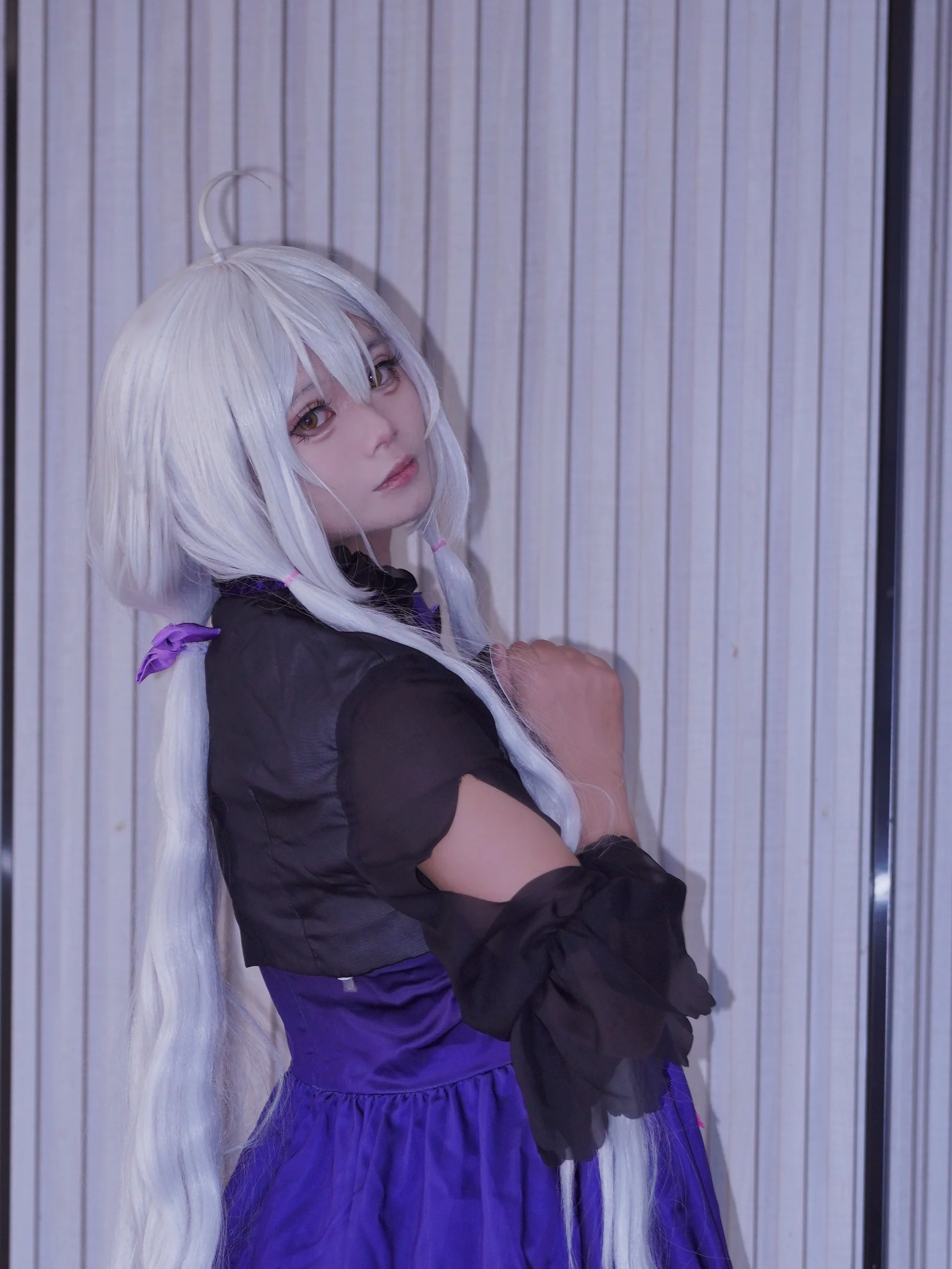 【星尘cos】五维介质街头漫步，银发紫裙的日常记录 - 第 2 张