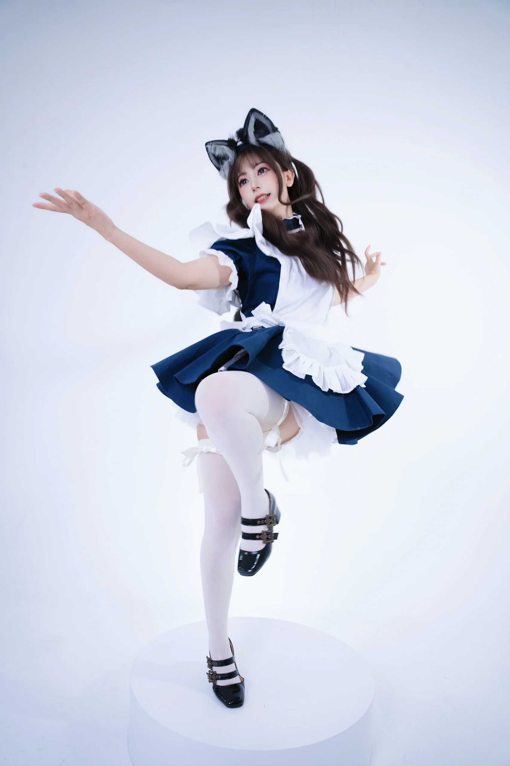 A Vibrant Catgirl Maid Outfit Pose Reference Set - Image 4