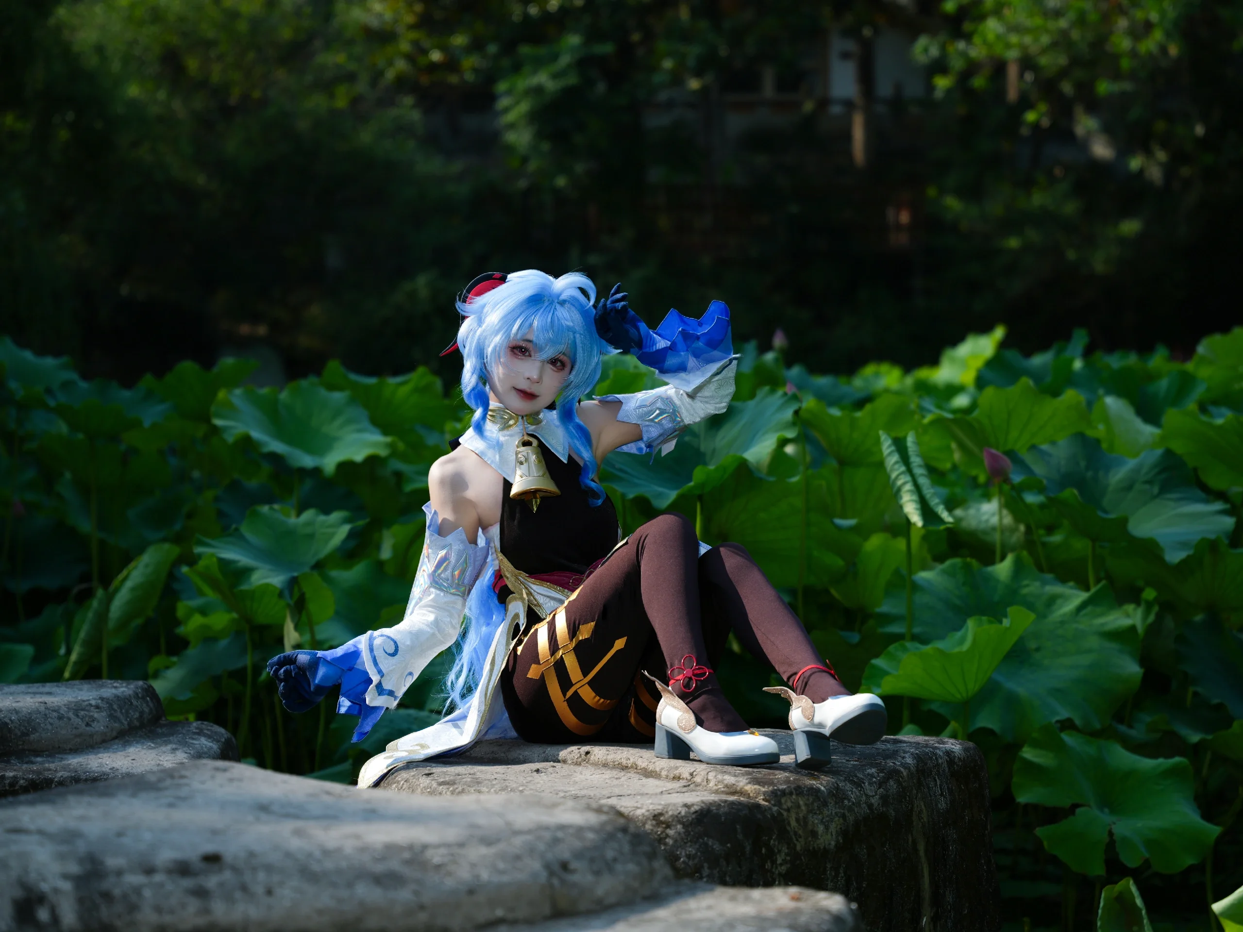 【甘雨cos】夏日荷塘，与弓箭共度的自然时光 - 第 9 张