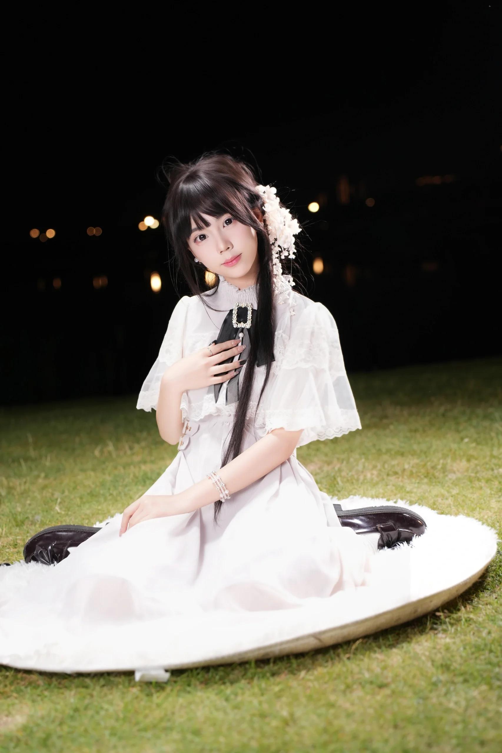 夜景草坪上的神明少女漫展返图 - 第 8 张