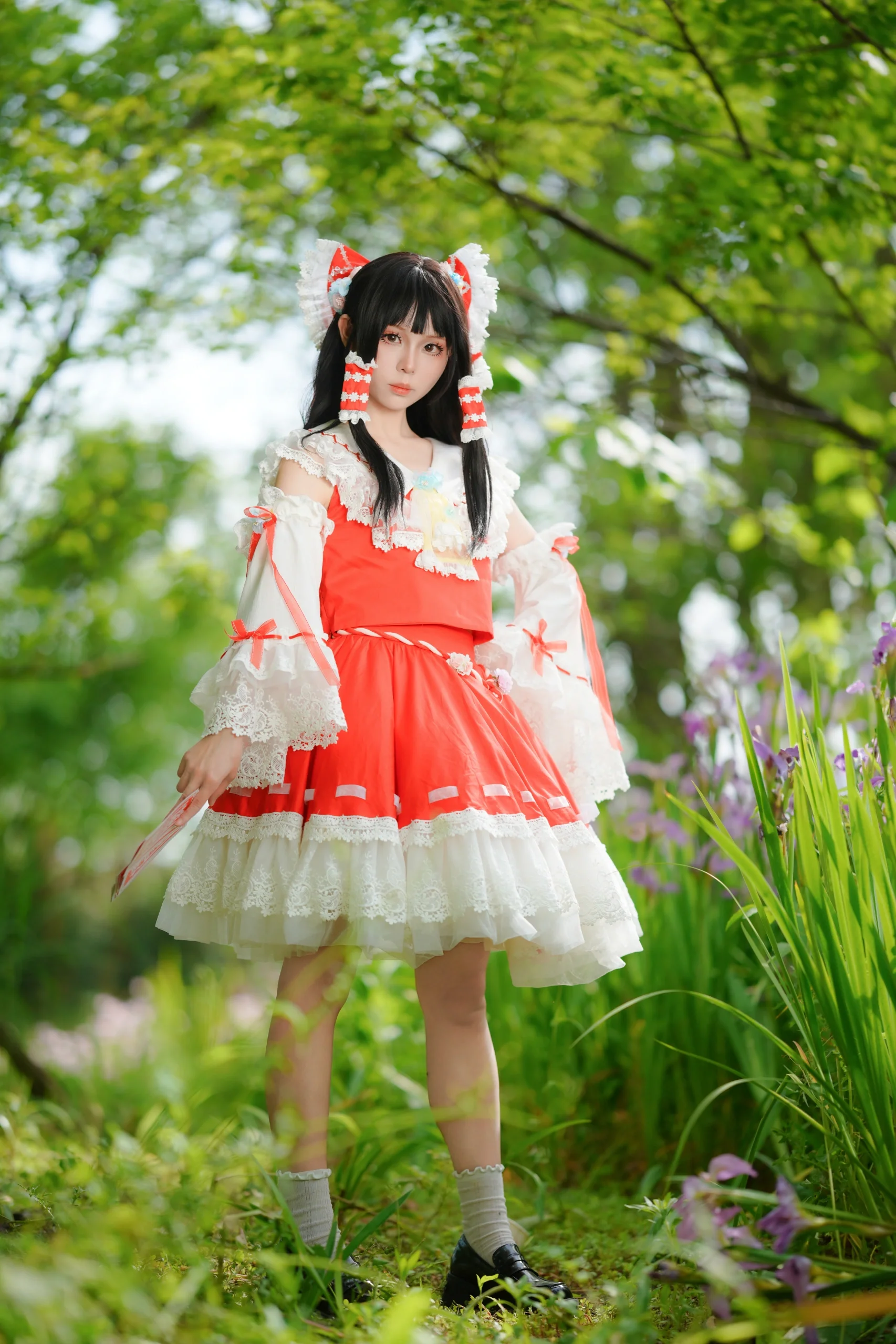 【博麗靈夢cos】月見草花海中的東方Project紅白巫女 - 第 8 張