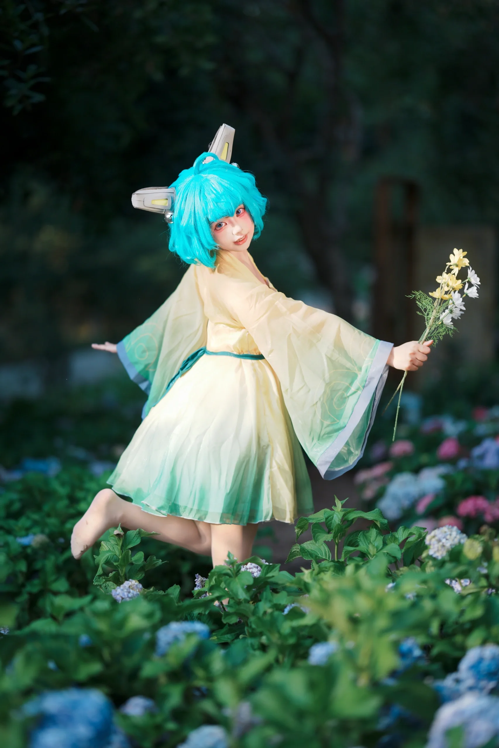 【蔡文姬时之祈愿cos】成都植物园绣球花海里的光影记录 - 第 2 张