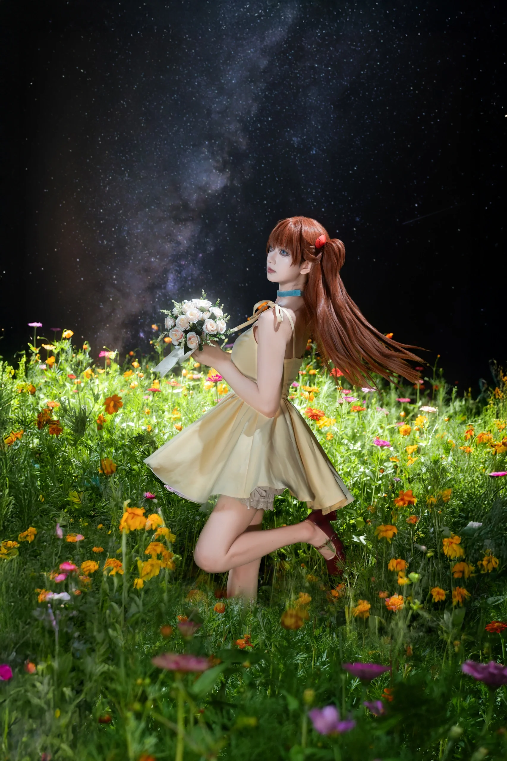 【明日香cos】黄裙与红花，在星空花海中定格 - 第 1 张