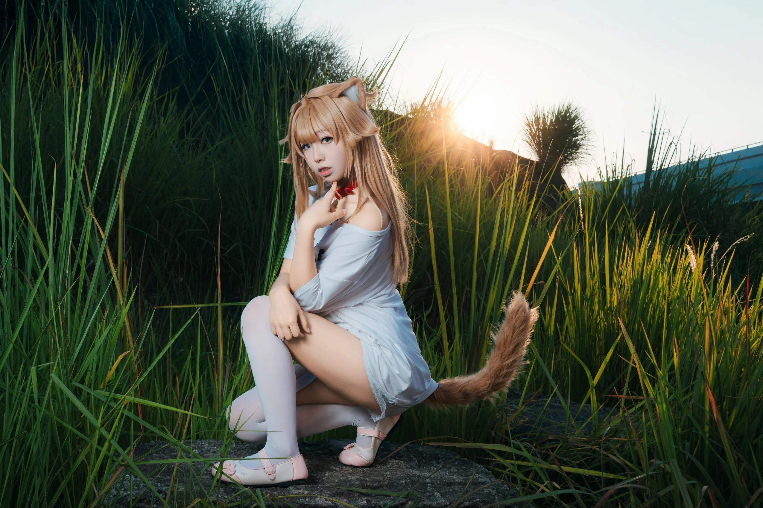 【兽耳娘cos】日落时分的野外光影与慵懒穿搭 - 第 6 张