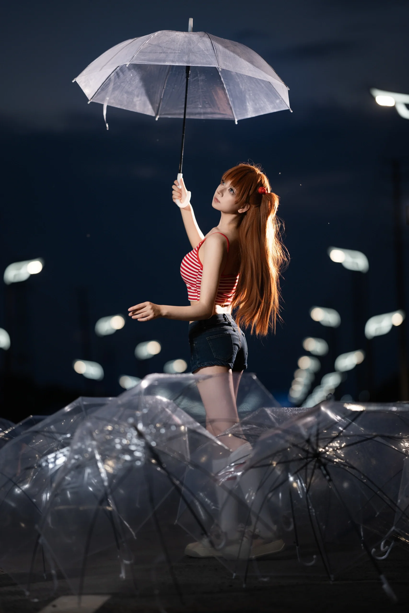 【明日香cos】EVA经典红白条纹，断头路夜景雨伞大片 - 第 7 张