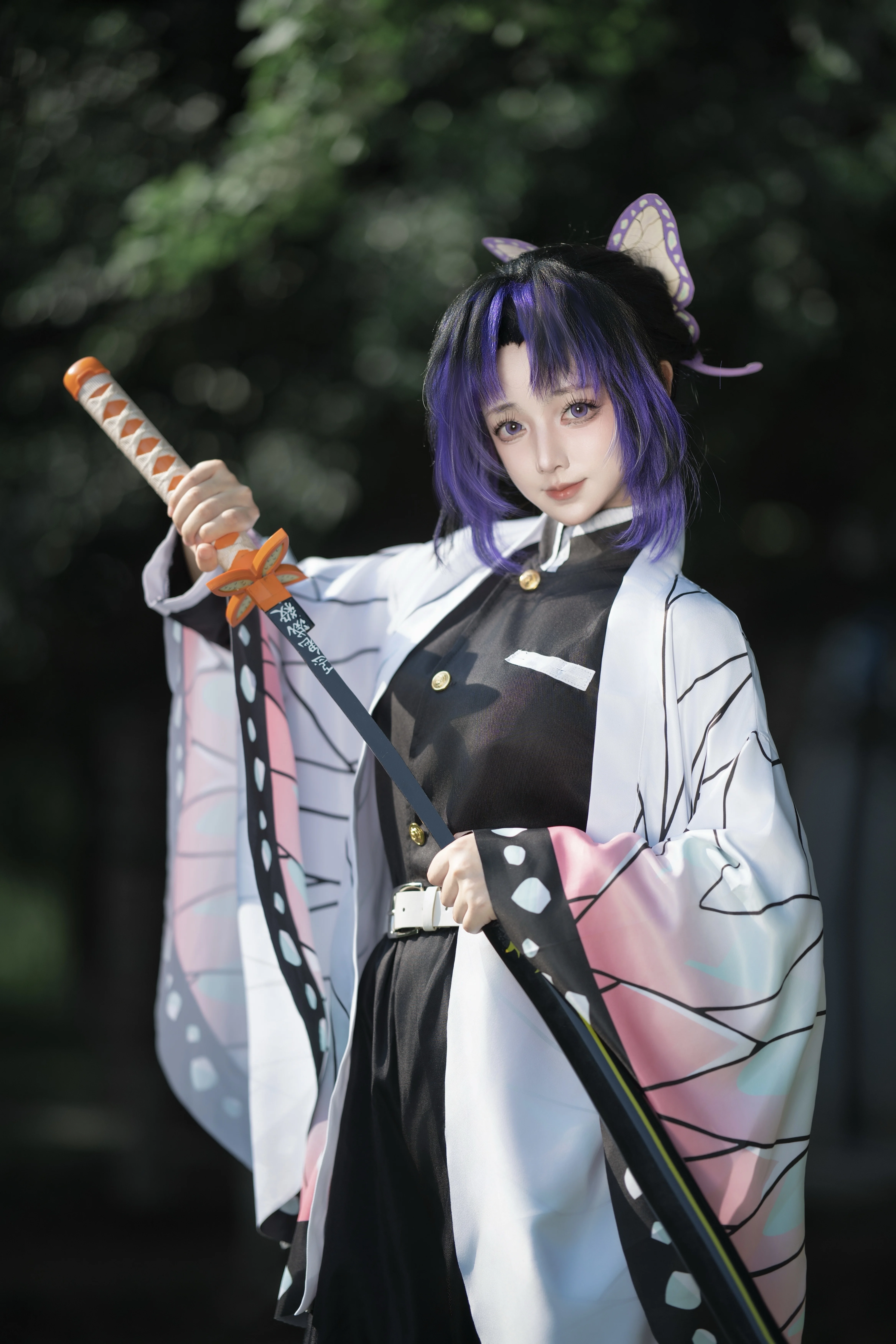 【蝴蝶忍cos】鬼灭之刃，林间蝶影与刀光 - 第 1 张