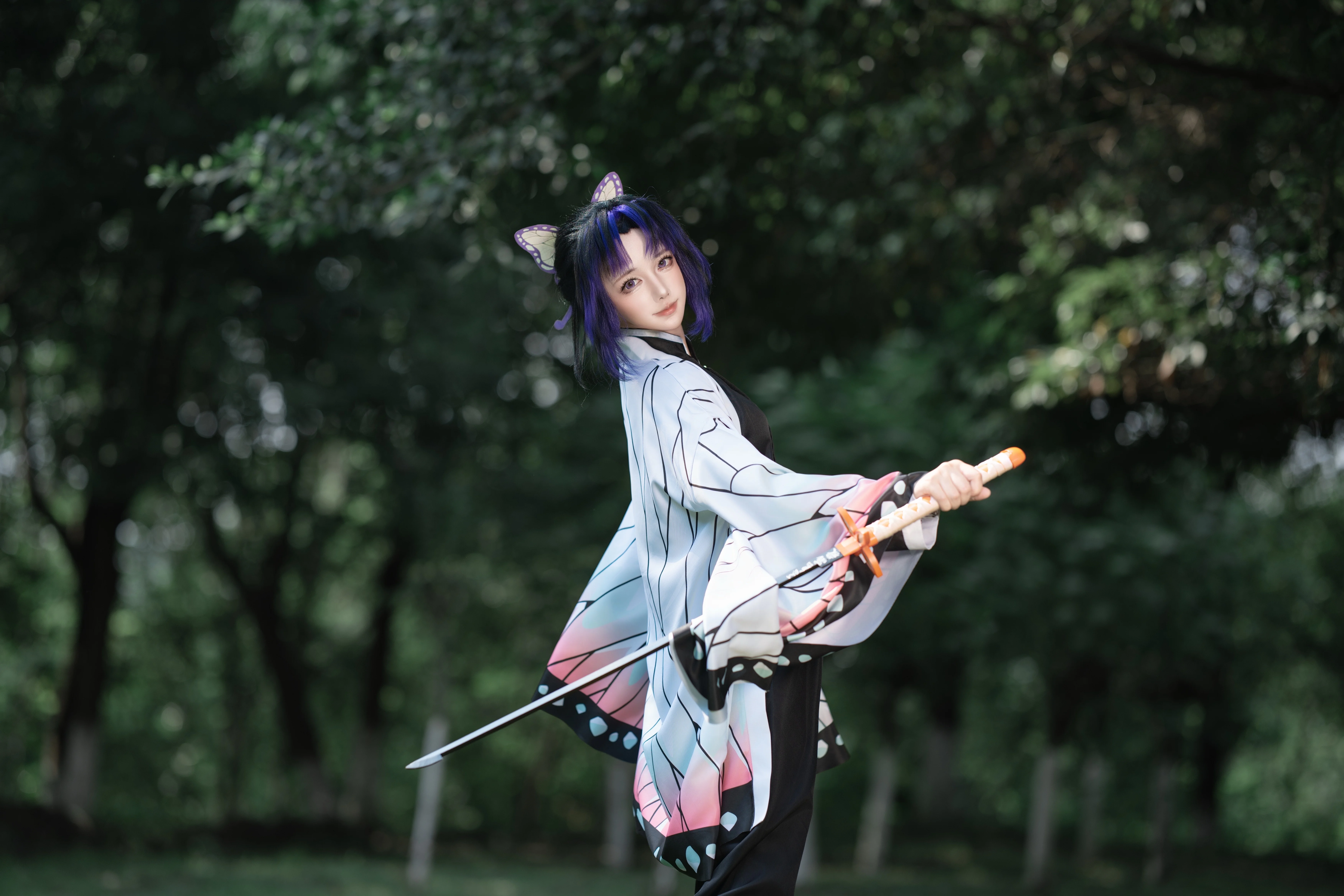 【蝴蝶忍cos】鬼灭之刃，林间蝶影与刀光 - 第 4 张