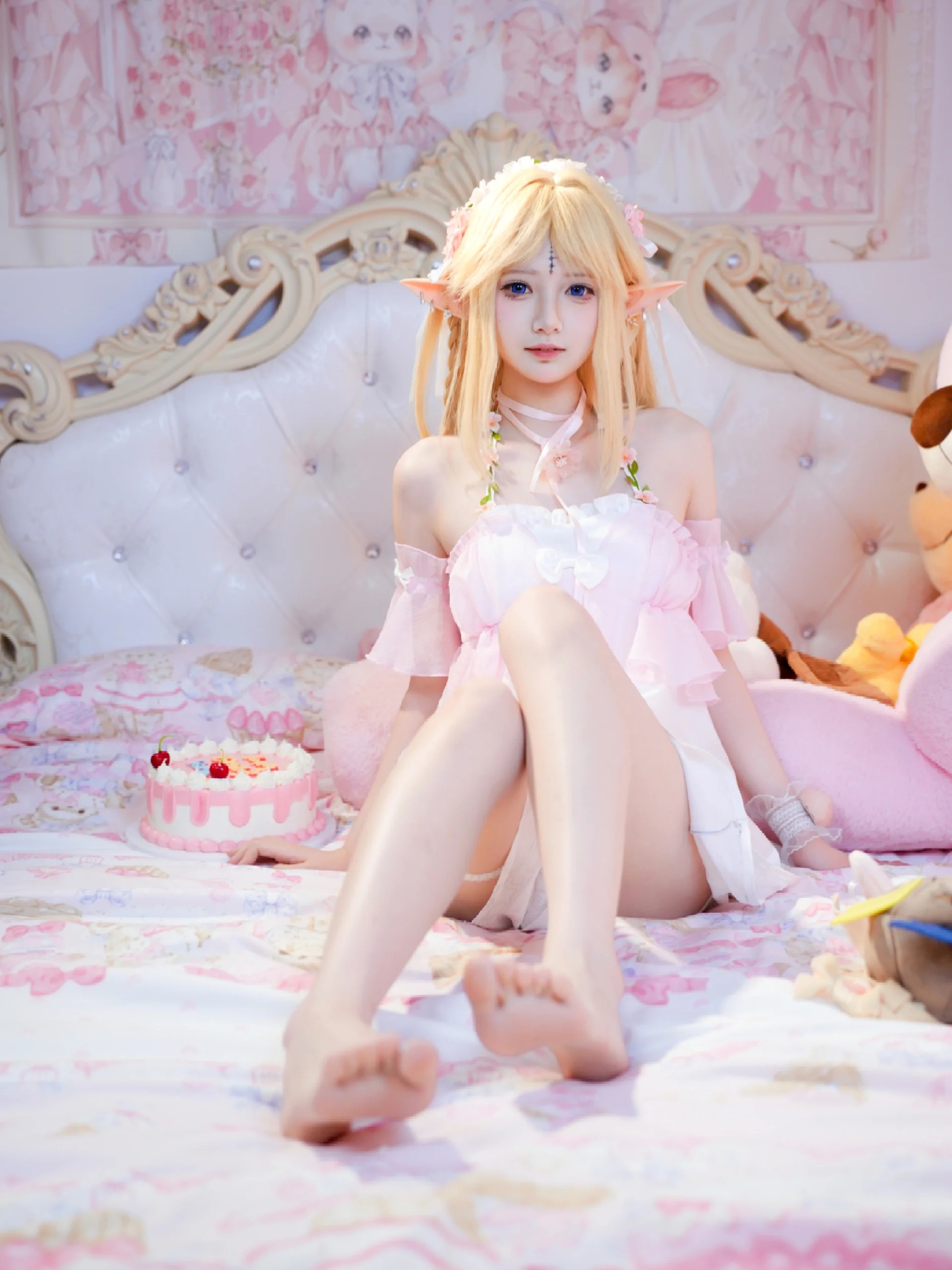 【卡提希娅cos】粉白系居家风，记录慵懒的精灵少女 - 第 1 张
