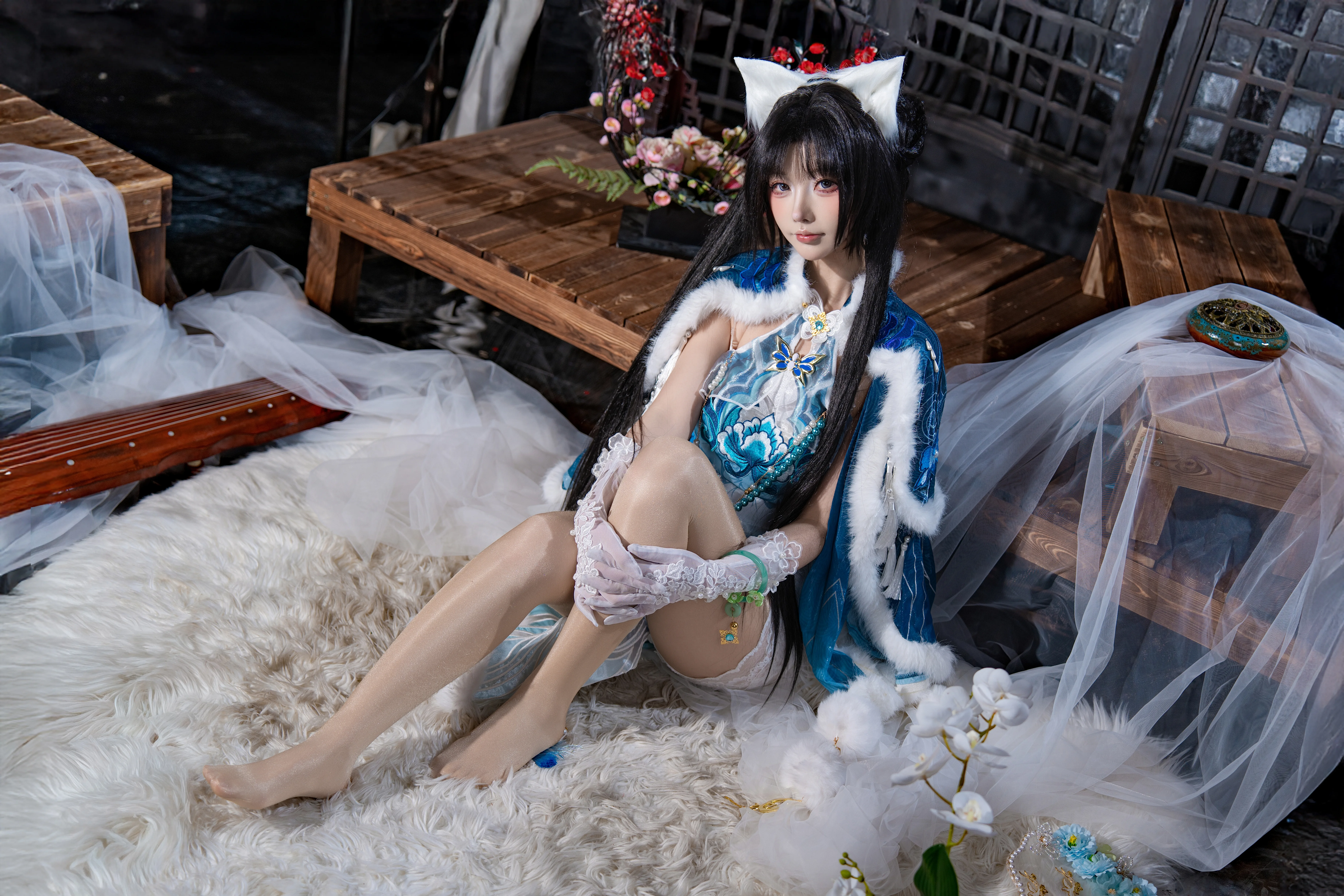 【顾清寒cos】永劫无间藏雨阁主，蓝白古装与毛绒元素的冬日意境