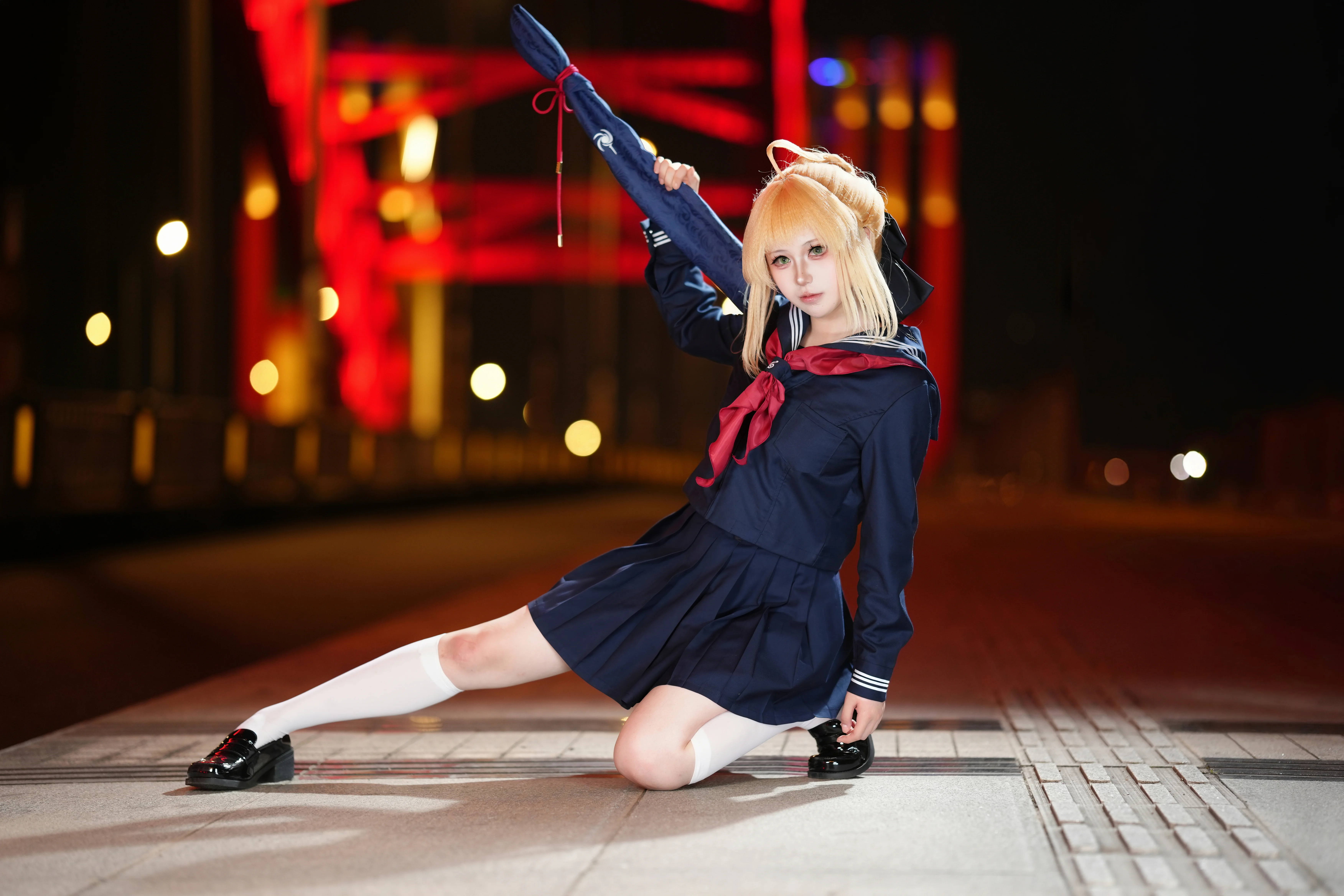 【阿尔托莉雅cos】Fate/Grand Order，夜色红桥上的御主制服 - 第 6 张