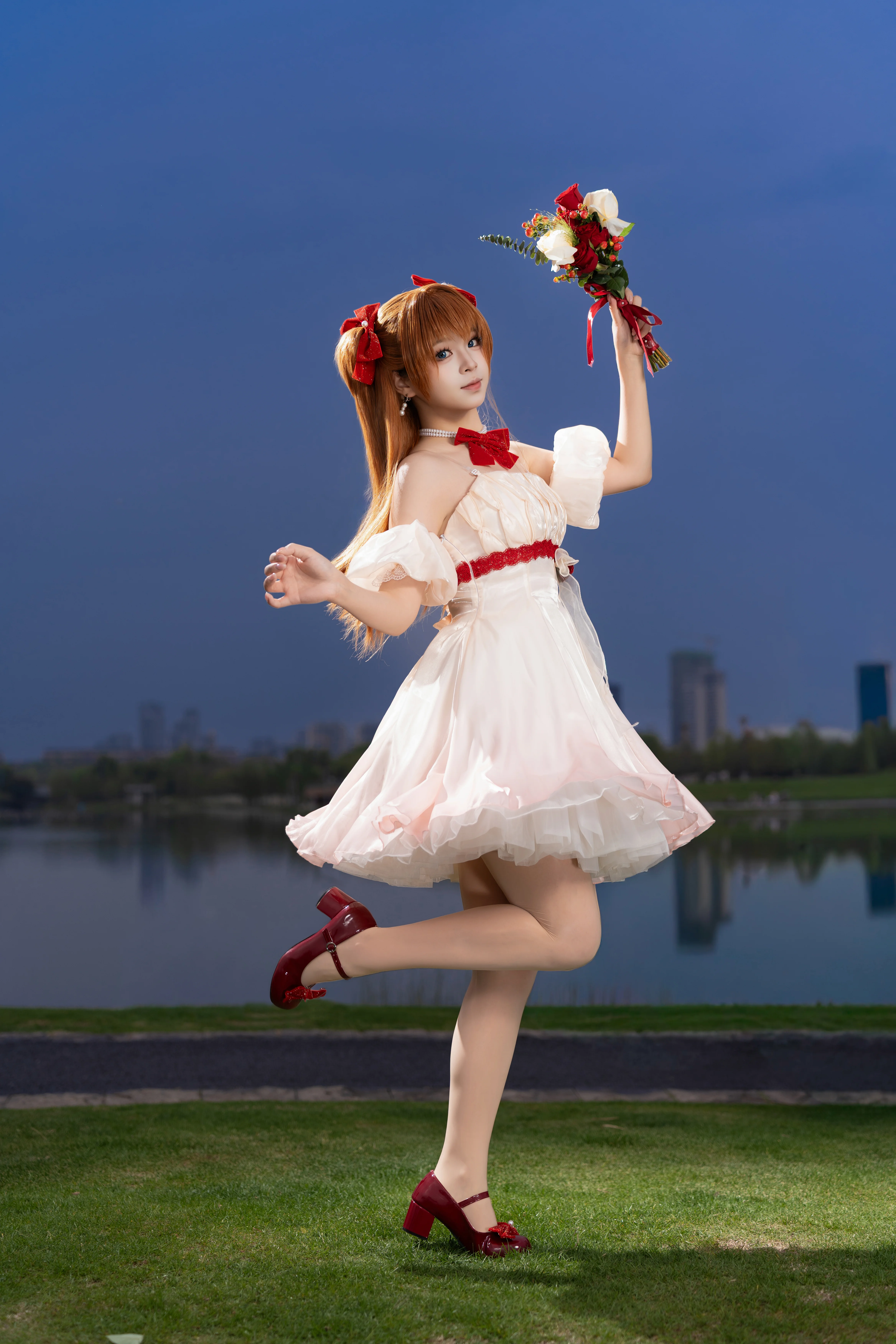 【明日香cos】蓝调湖边的EVA花语时刻 - 第 3 张