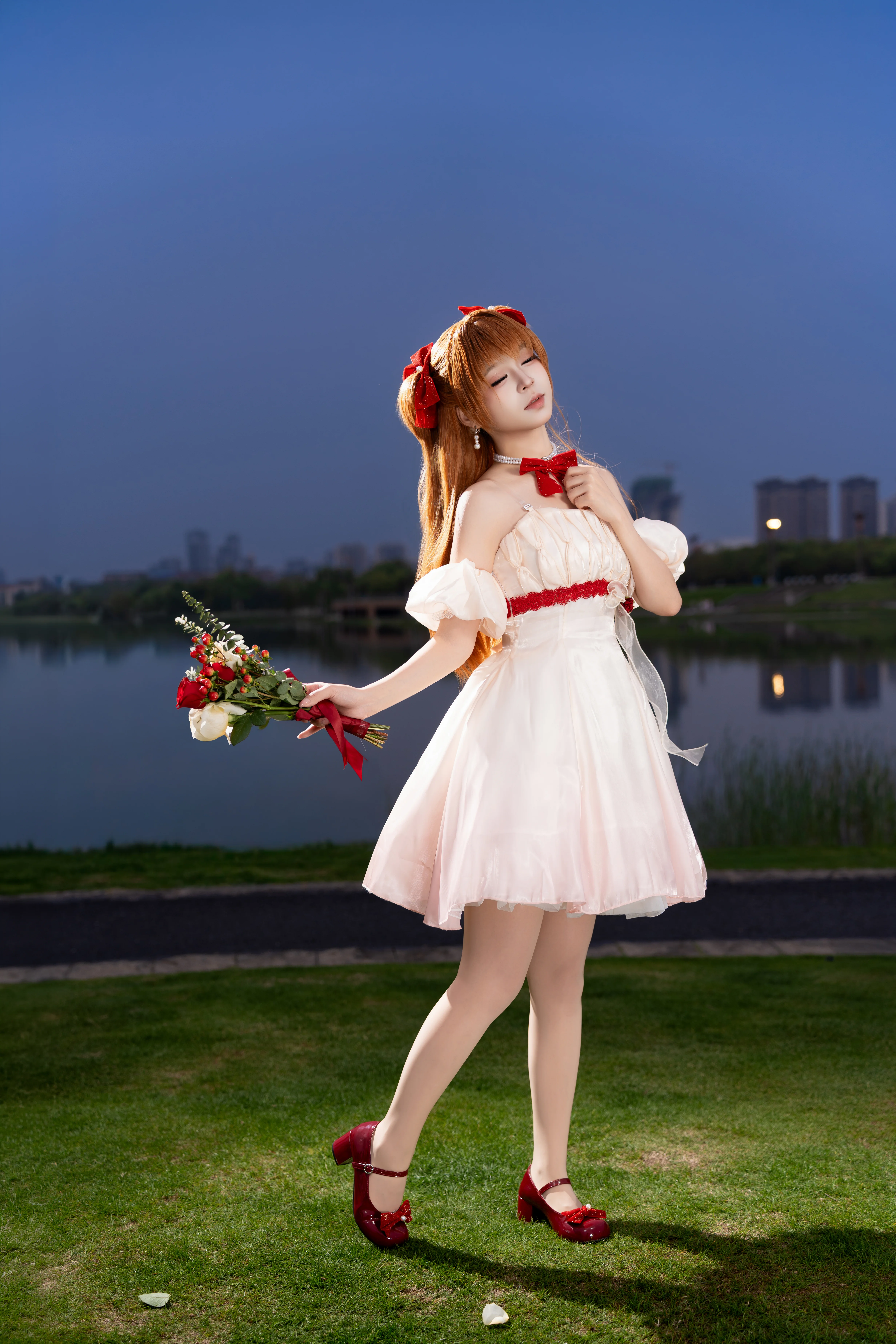 【明日香cos】蓝调湖边的EVA花语时刻