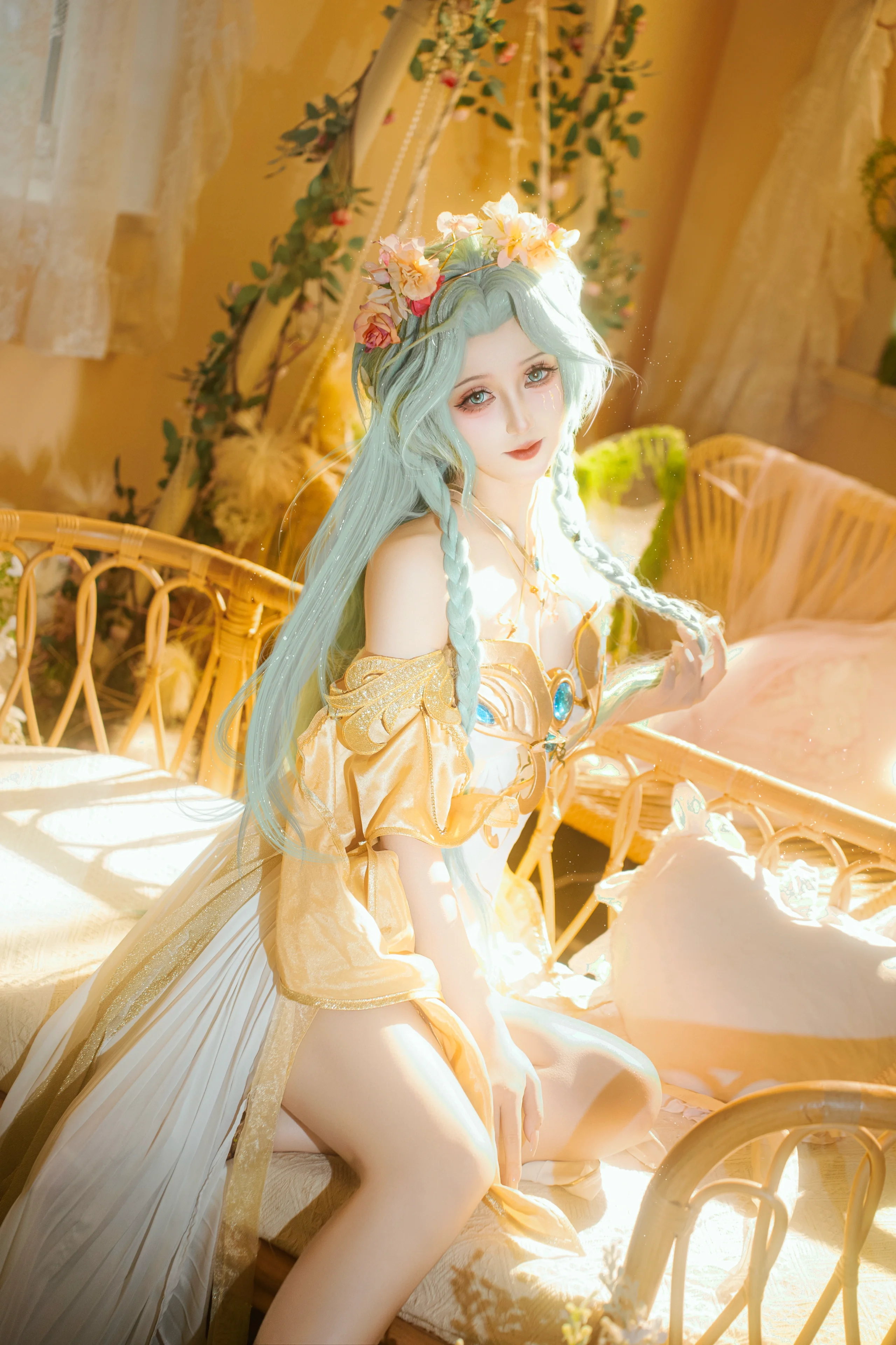 【貂蝉cos】穆夏风花园逆光，质感拉满的正片分享