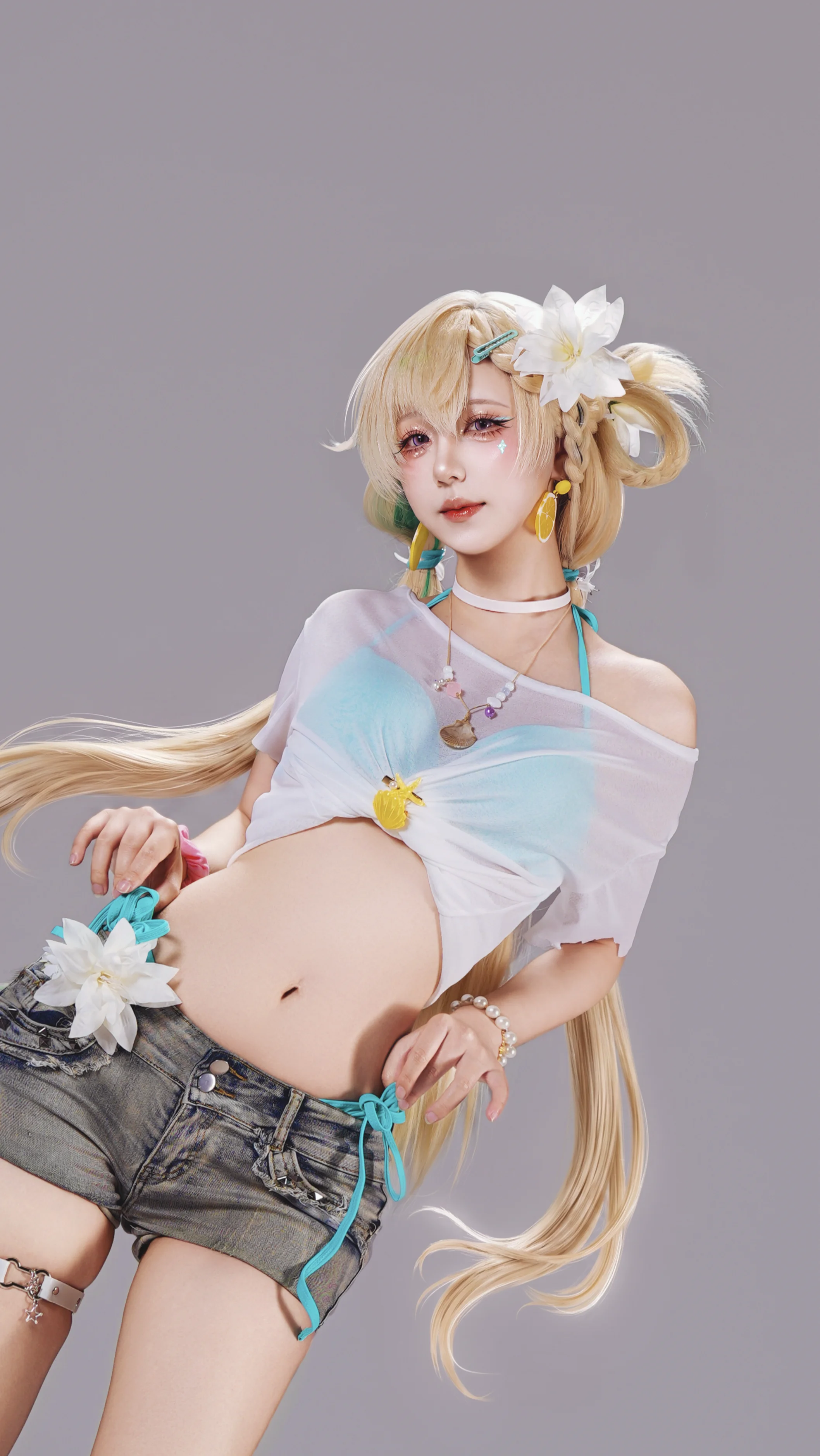 【琳奈cos】鸣潮夏日泳装，白棚里的清爽还原