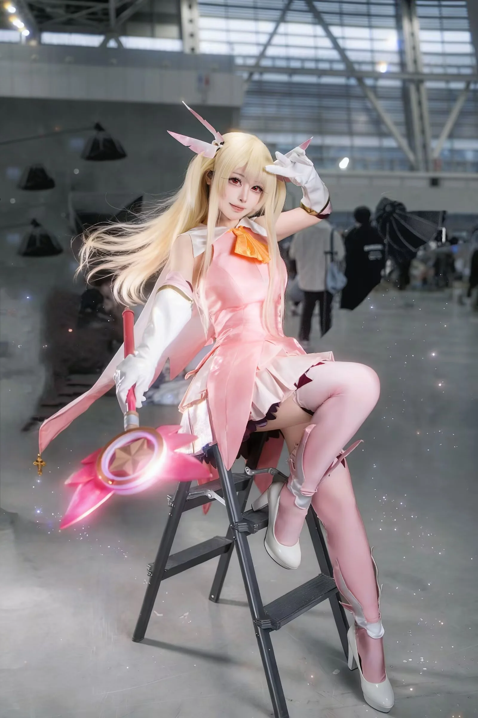 【早乙女芽亚里cos】圣女的魔力是万能的，粉色的魔法少女变身记录