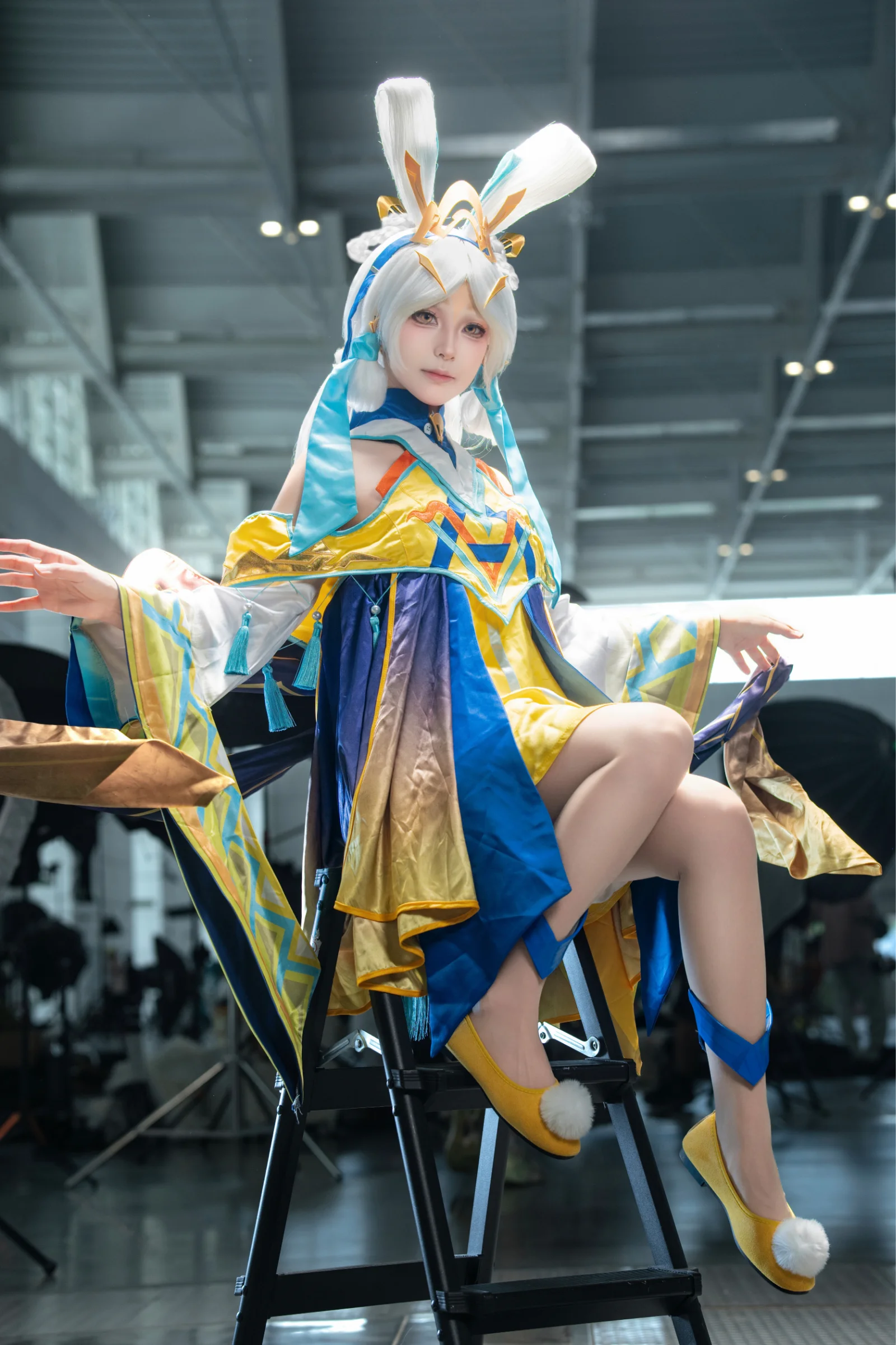 【Anime convention cosplay Return】This Ethereal Bunny Ear Outfit with White Hair is Full of Details - Image 2