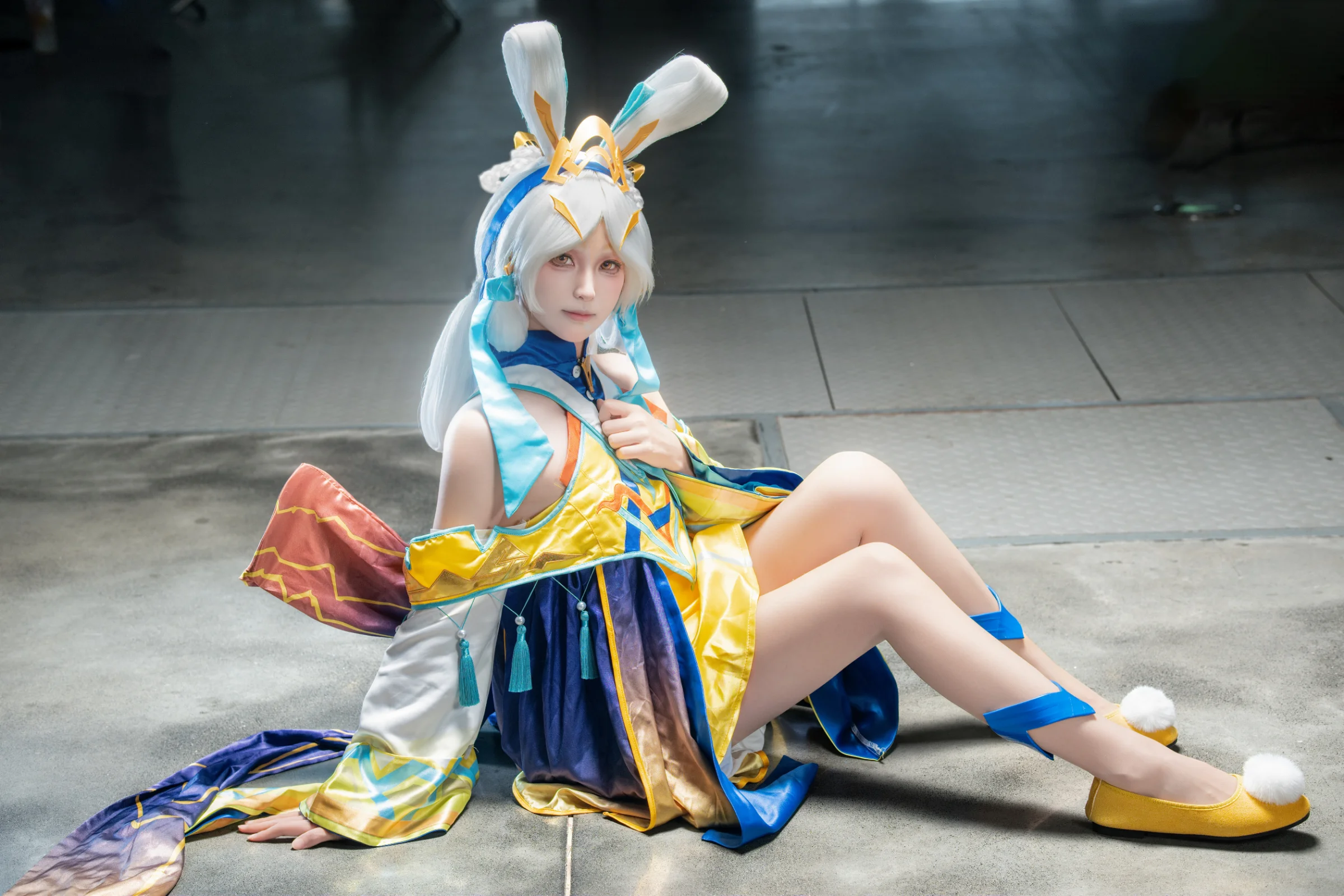 【Anime convention cosplay Return】This Ethereal Bunny Ear Outfit with White Hair is Full of Details - Image 3