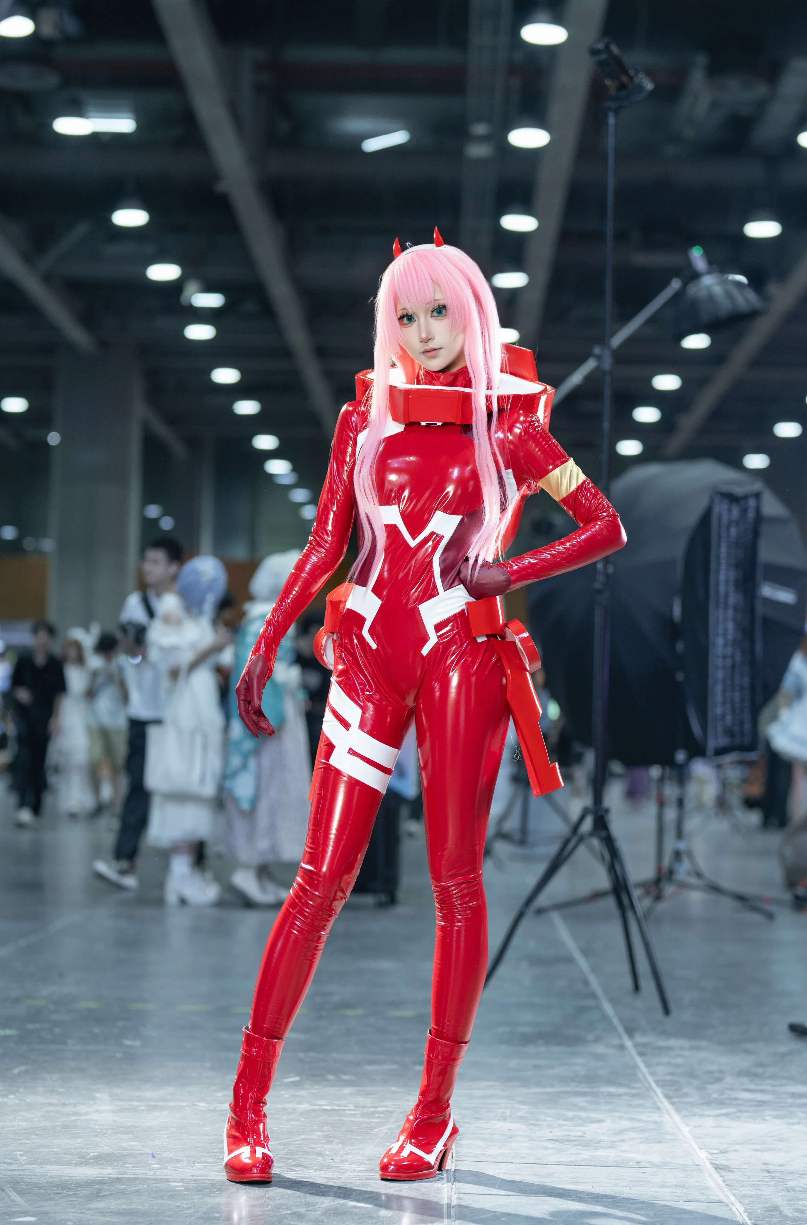 【02cos】國家隊零二，紅白漆皮戰衣登場 - 第 1 張