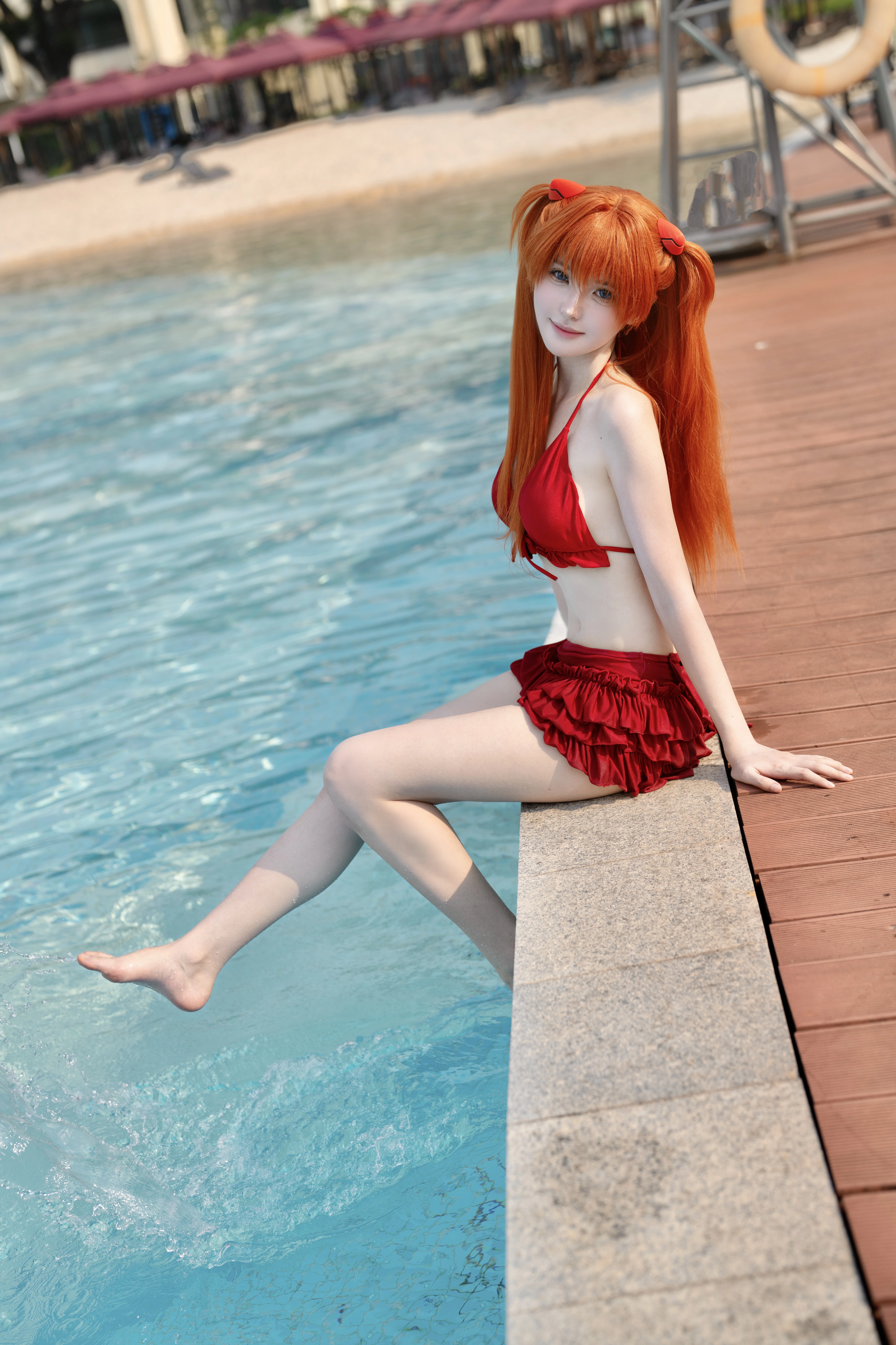 【明日香cos】紅是明日香的紅，夏日泳池邊的一抹亮色 - 第 5 張