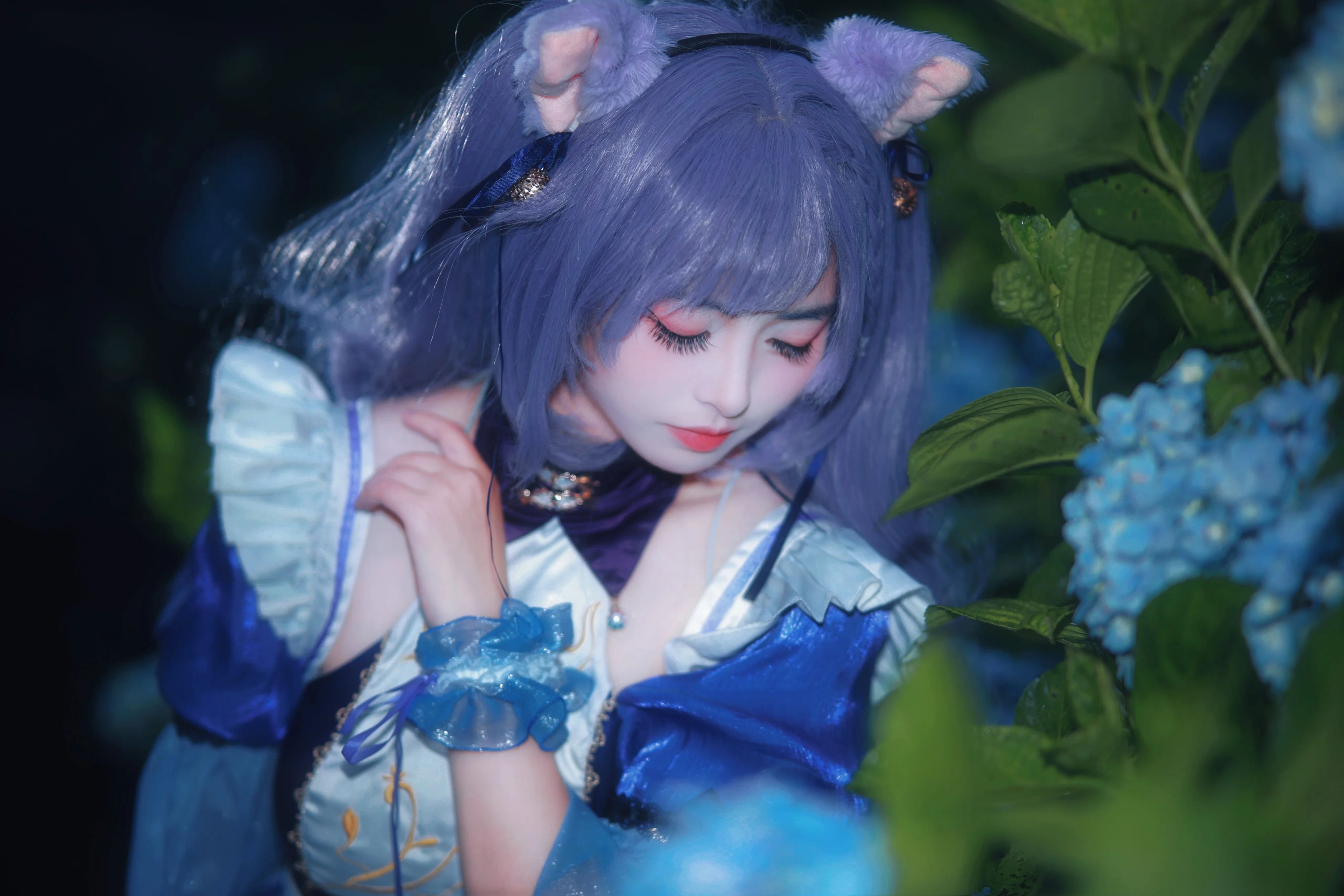 【刻晴cos】无尽夏花丛中的夜拍回忆 - 第 2 张