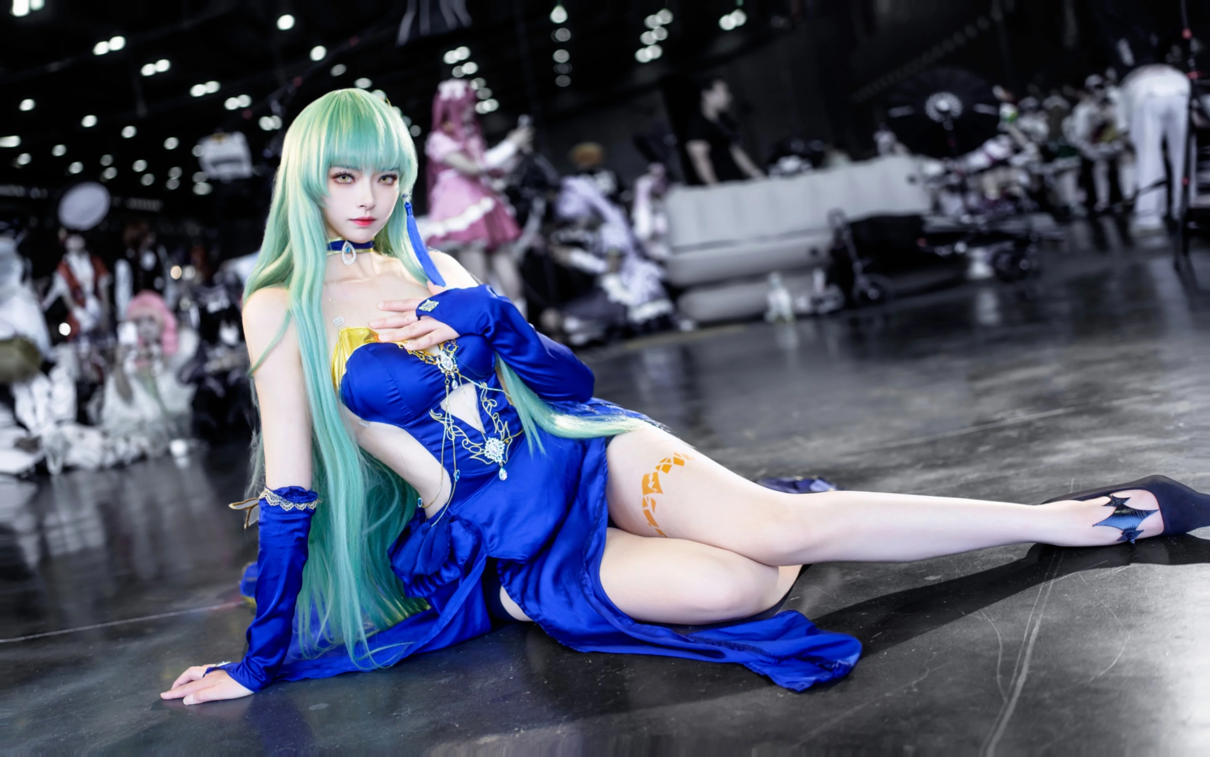 【cccos】叛逆的鲁鲁修的场照，宝蓝色裙摆与冷峻目光 - 第 1 张