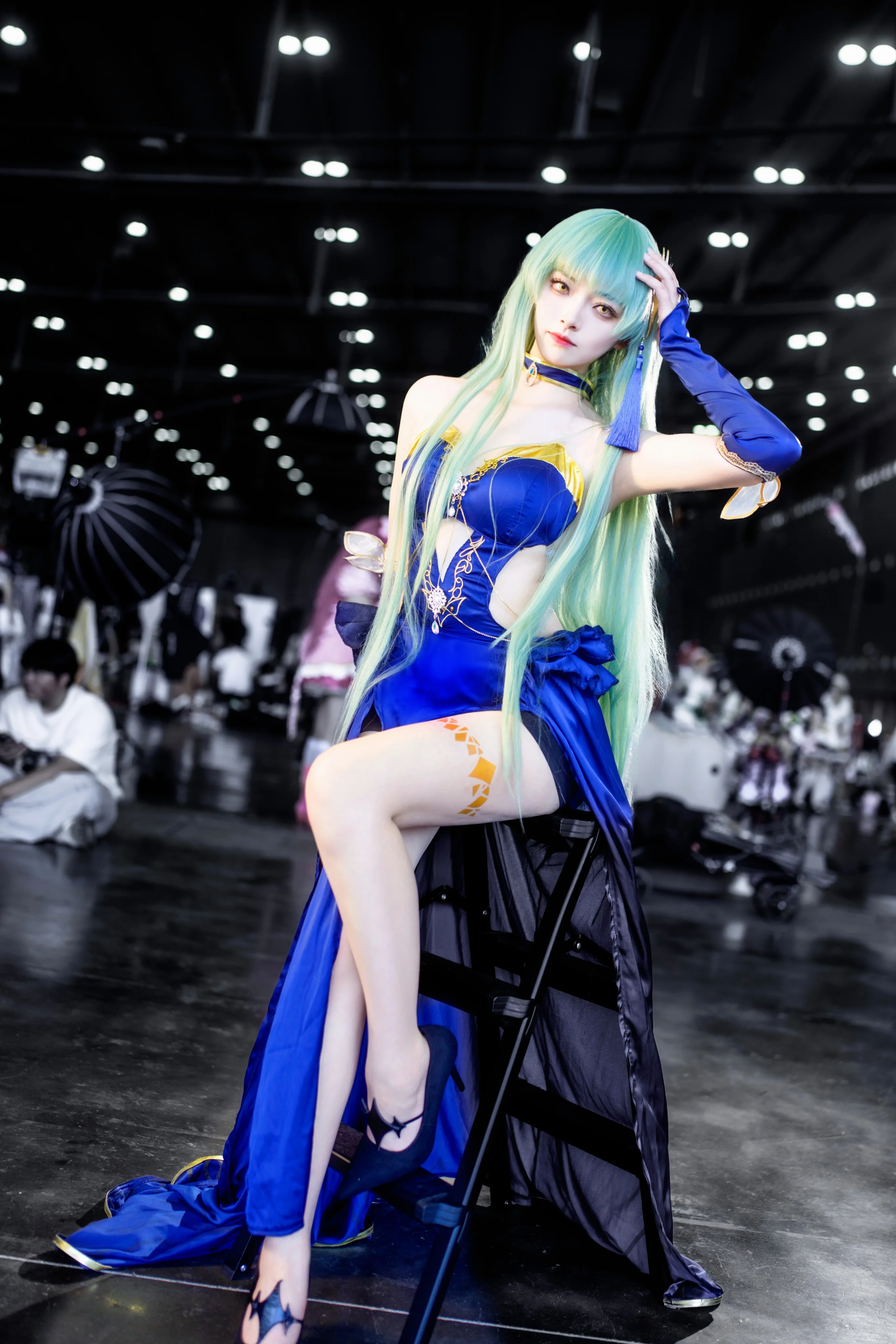 【cccos】叛逆的鲁鲁修的场照，宝蓝色裙摆与冷峻目光 - 第 8 张