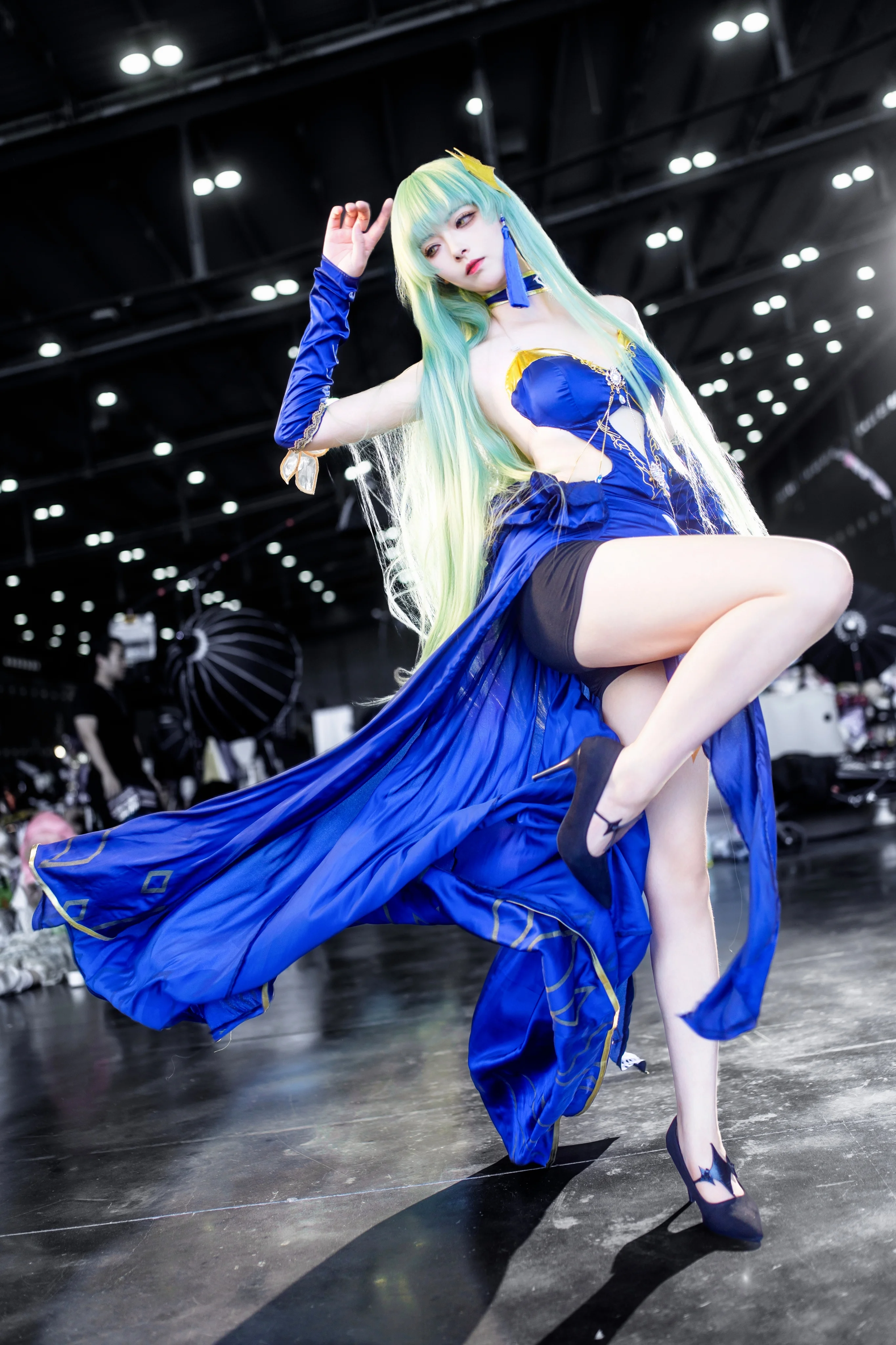 【cccos】叛逆的鲁鲁修的场照，宝蓝色裙摆与冷峻目光 - 第 9 张