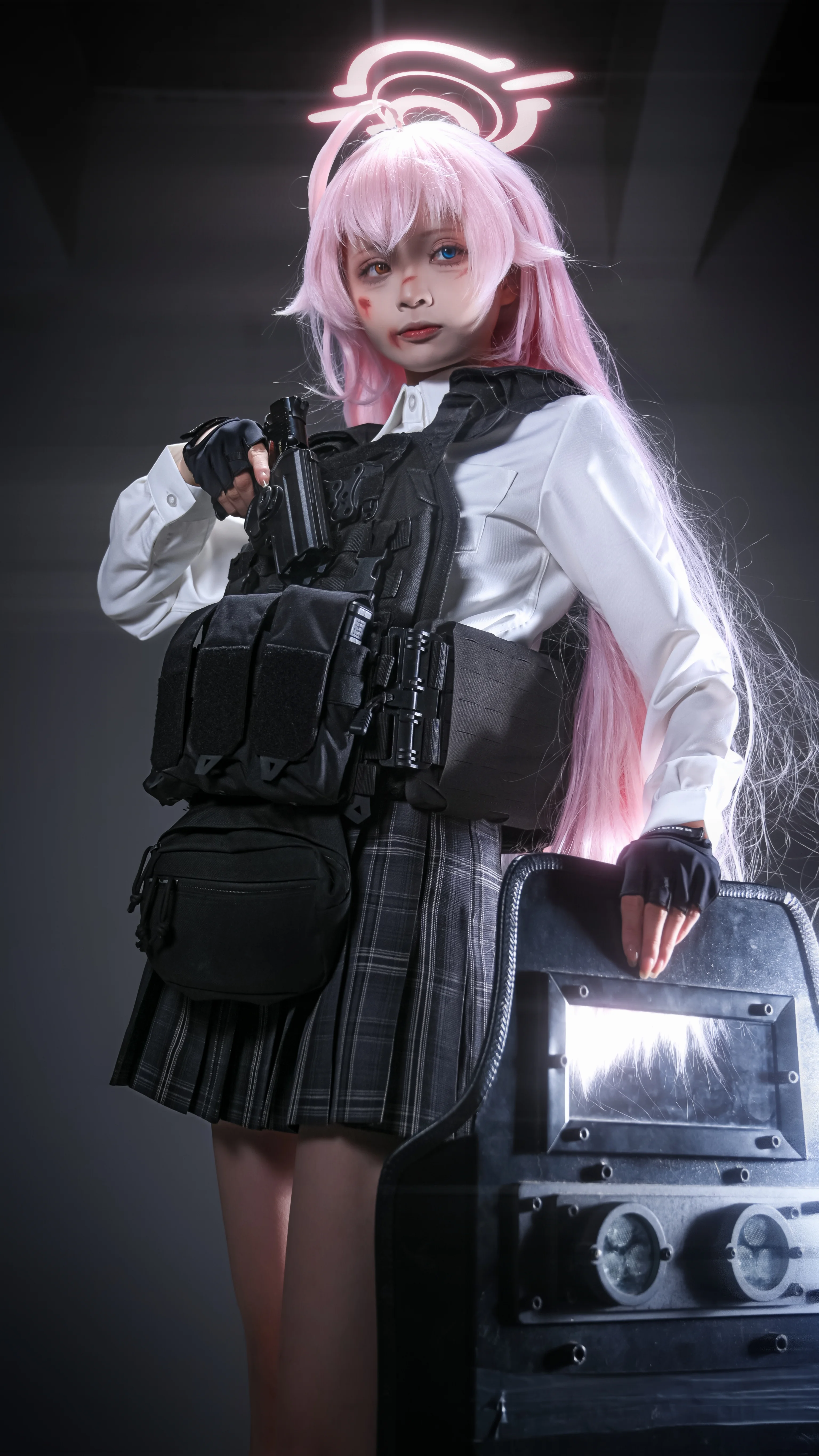 【小鳥遊星野cos】蔚藍檔案戰術風星野，借盾拍出的硬核感 - 第 1 張