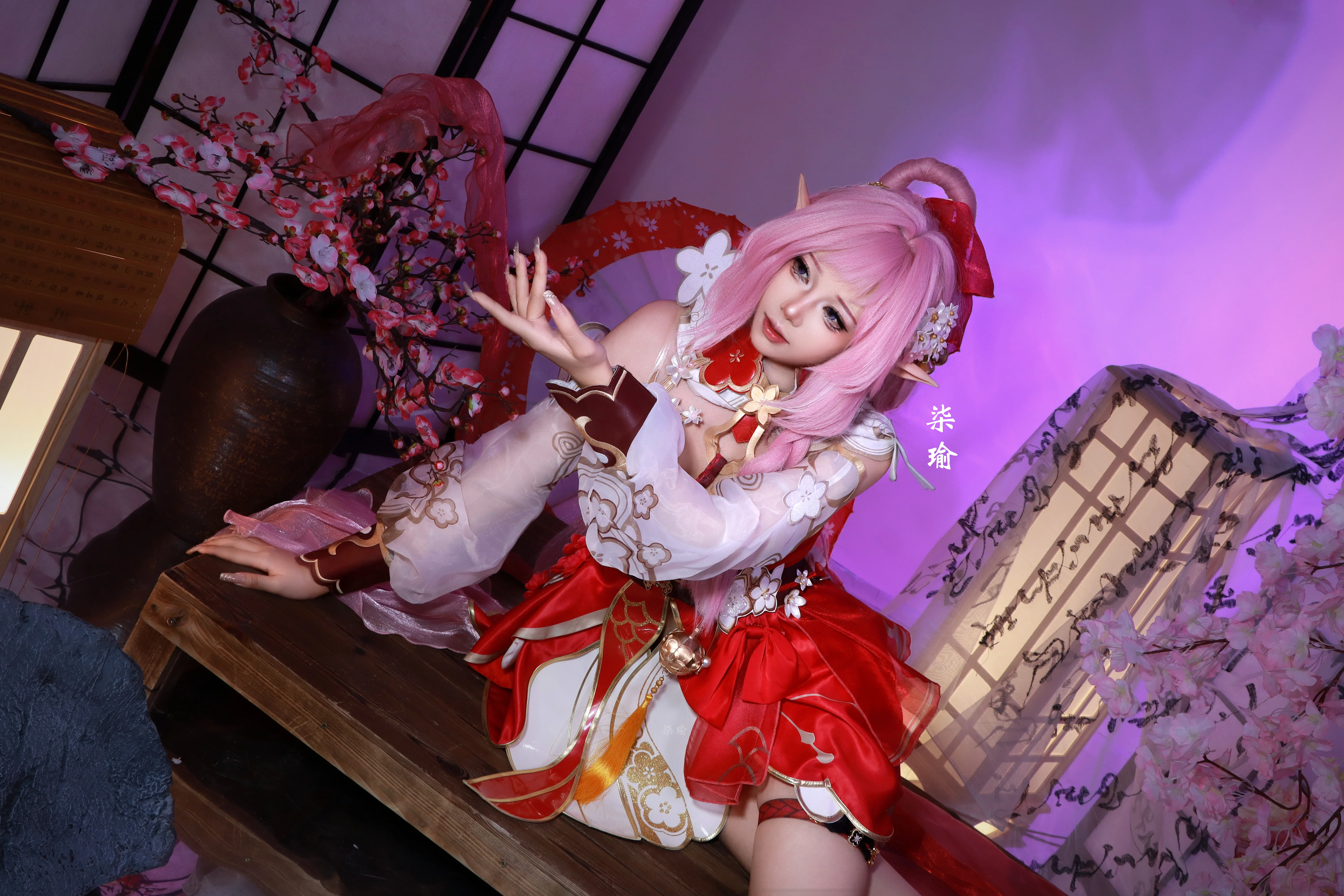 【爱莉希雅cos】崩坏3春好桃夭，这套红色的裙摆真的很惊艳 - 第 2 张