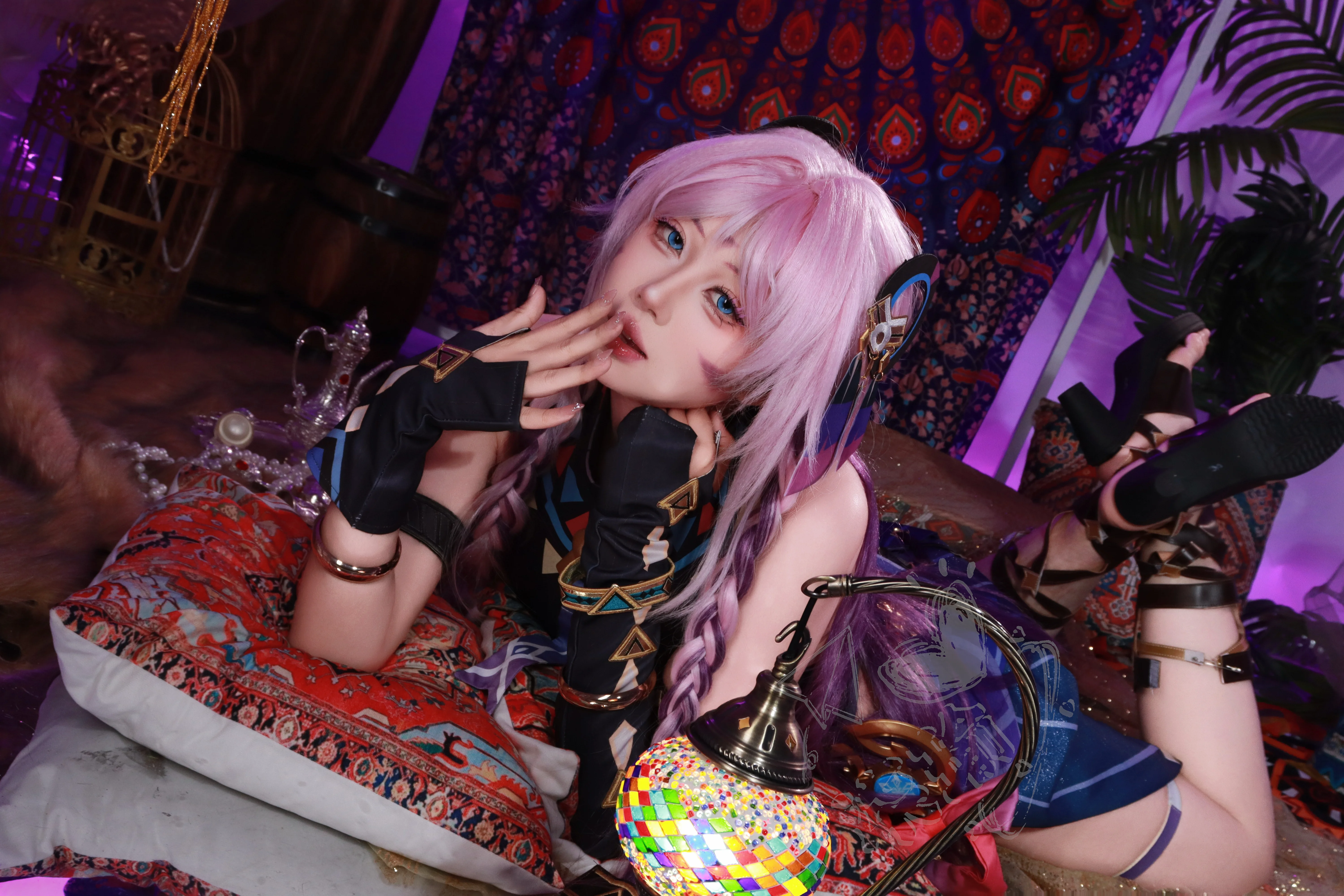 【茜特菈莉cos】异域夜色中的神秘少女 - 第 1 张