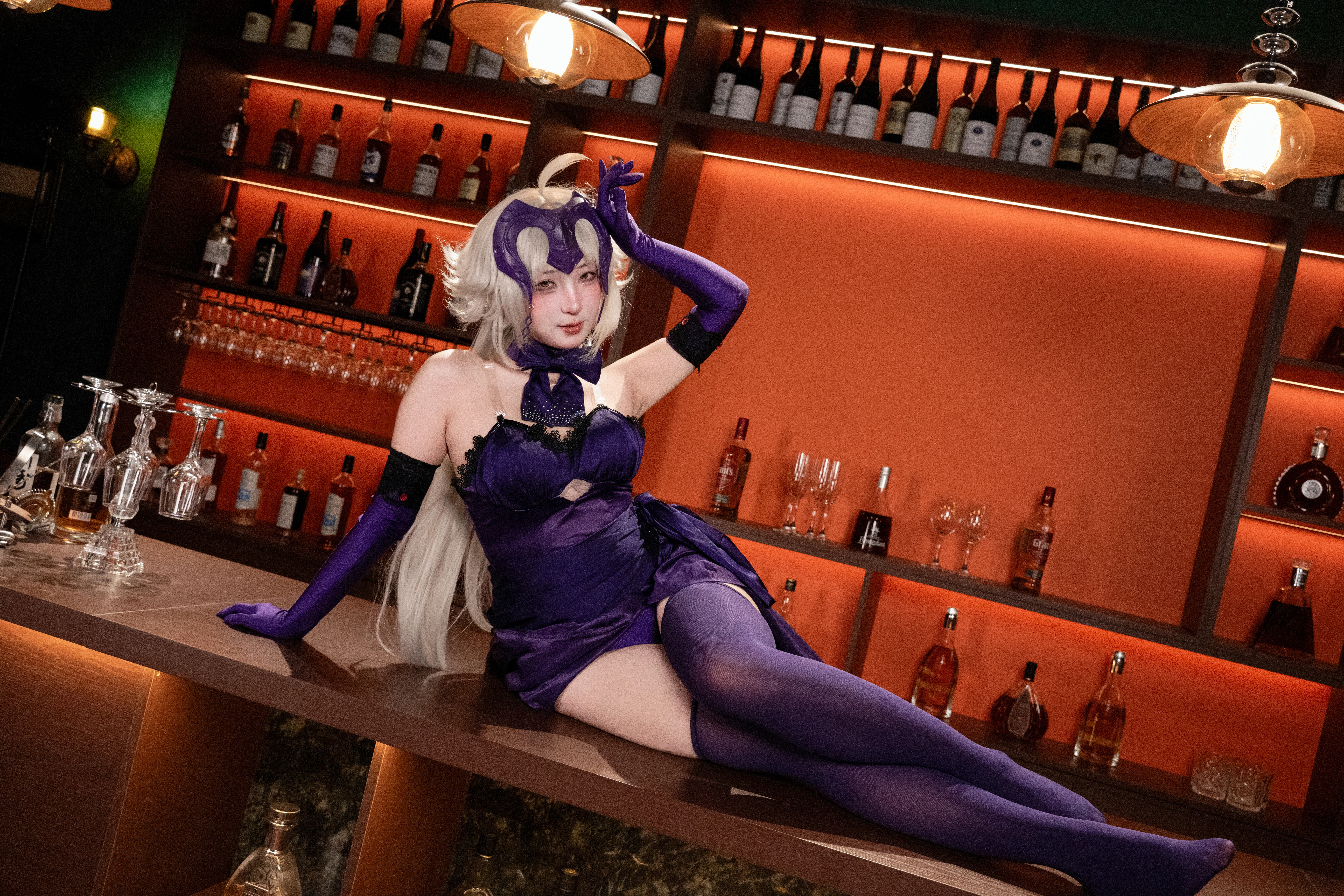 【贞德alter cos】圣夜晚餐，在FGO的酒吧暖光里独酌 - 第 8 张