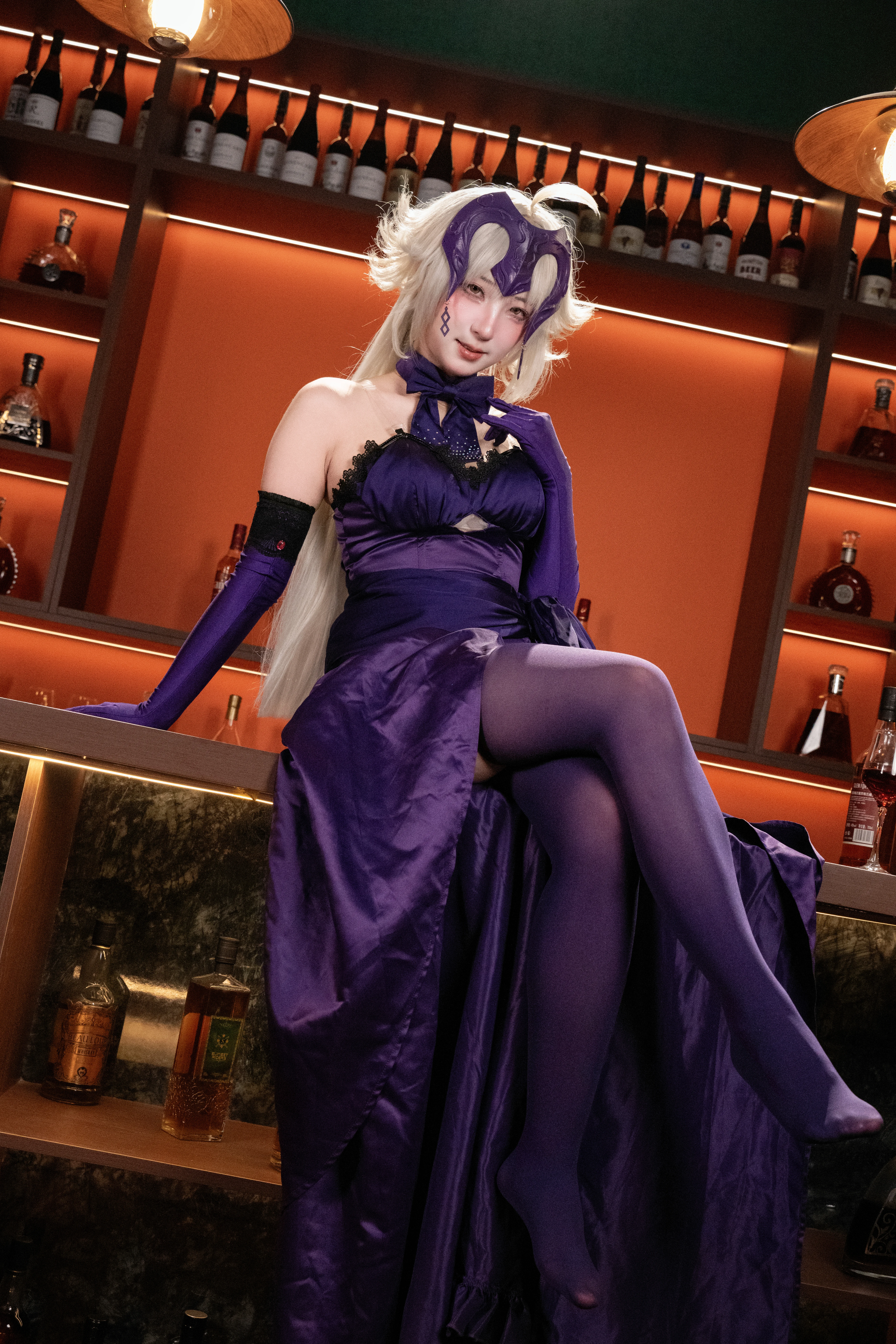 【黑贞德cos】Fate/Grand Order终章前的小酌时光，在酒吧感受醉贞的魅力 - 第 4 张
