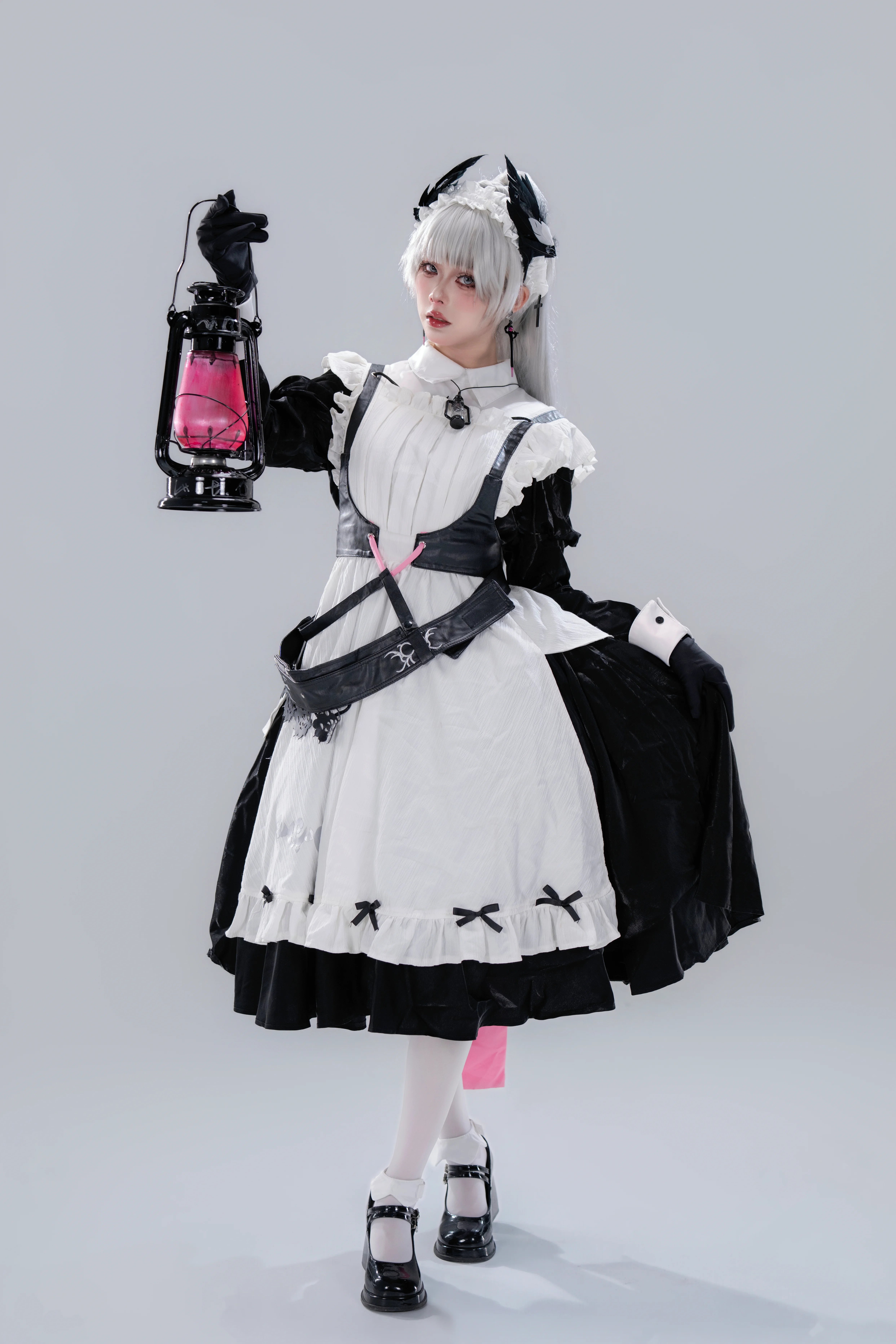 【艾丽妮cos】明日方舟，持灯提枪的纯白棚拍记录 - 第 3 张