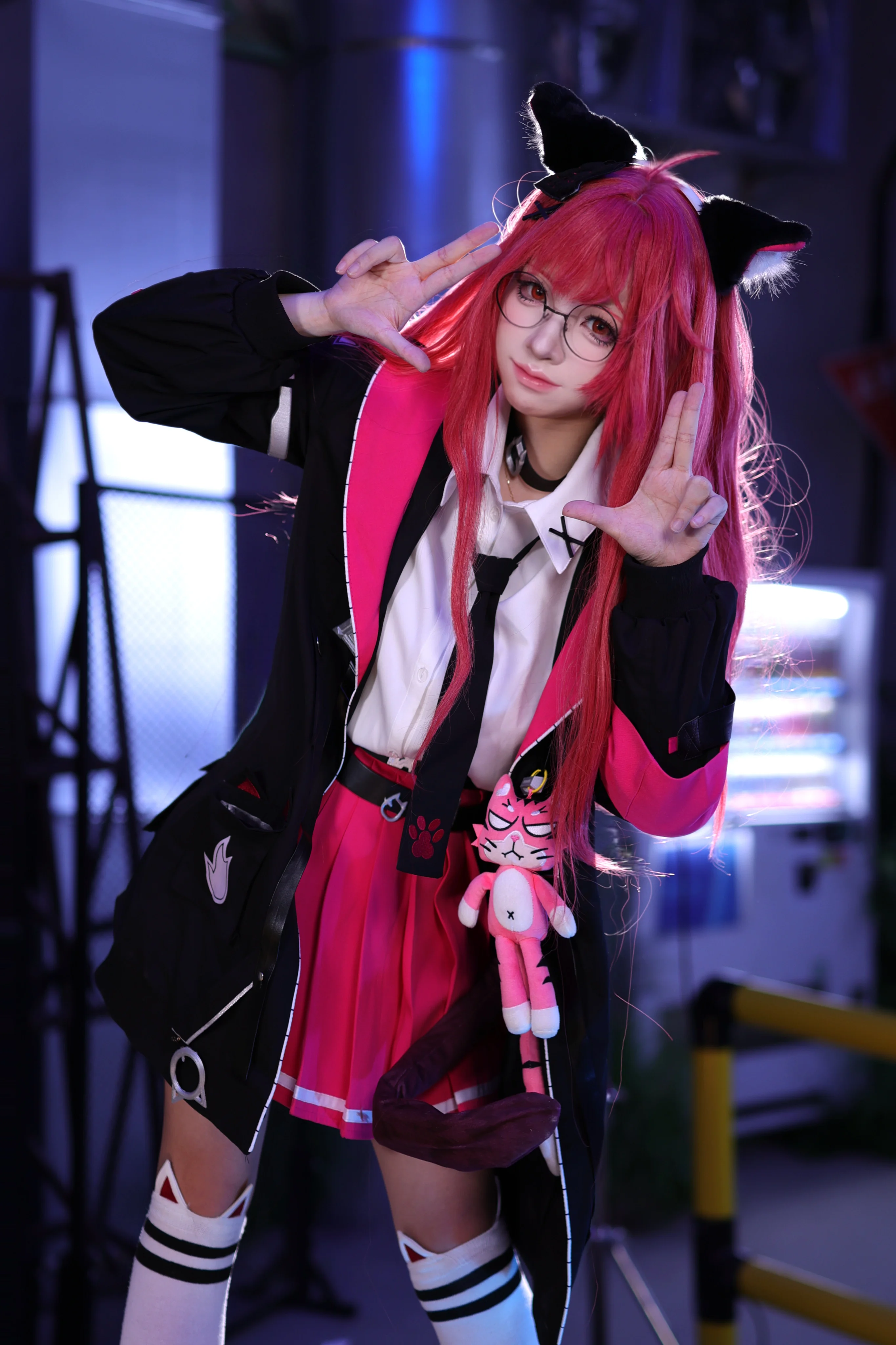 【娜娜莉cos】異環裡的夜晚，便利店門口的貓耳少女 - 第 2 張
