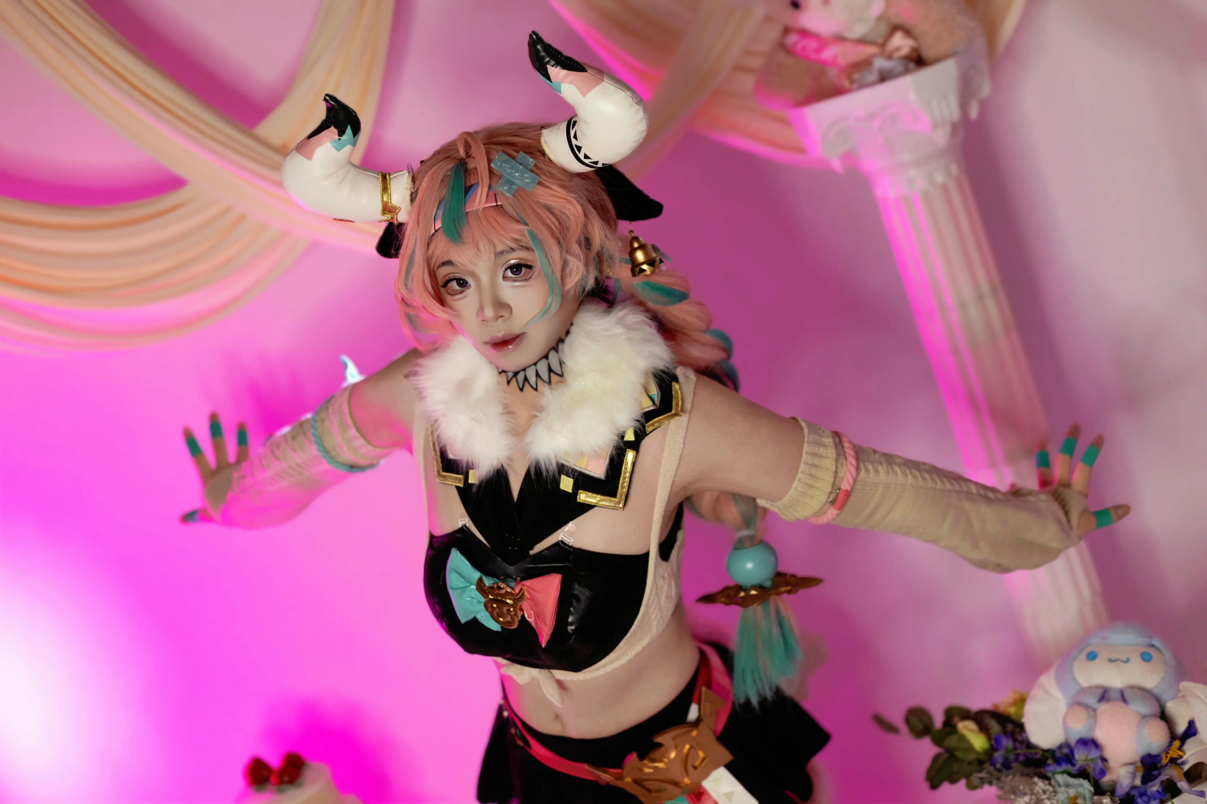 【瓦雷莎cos】原神纳塔夜行诗，粉色梦幻里的小小犄角 - 第 1 张