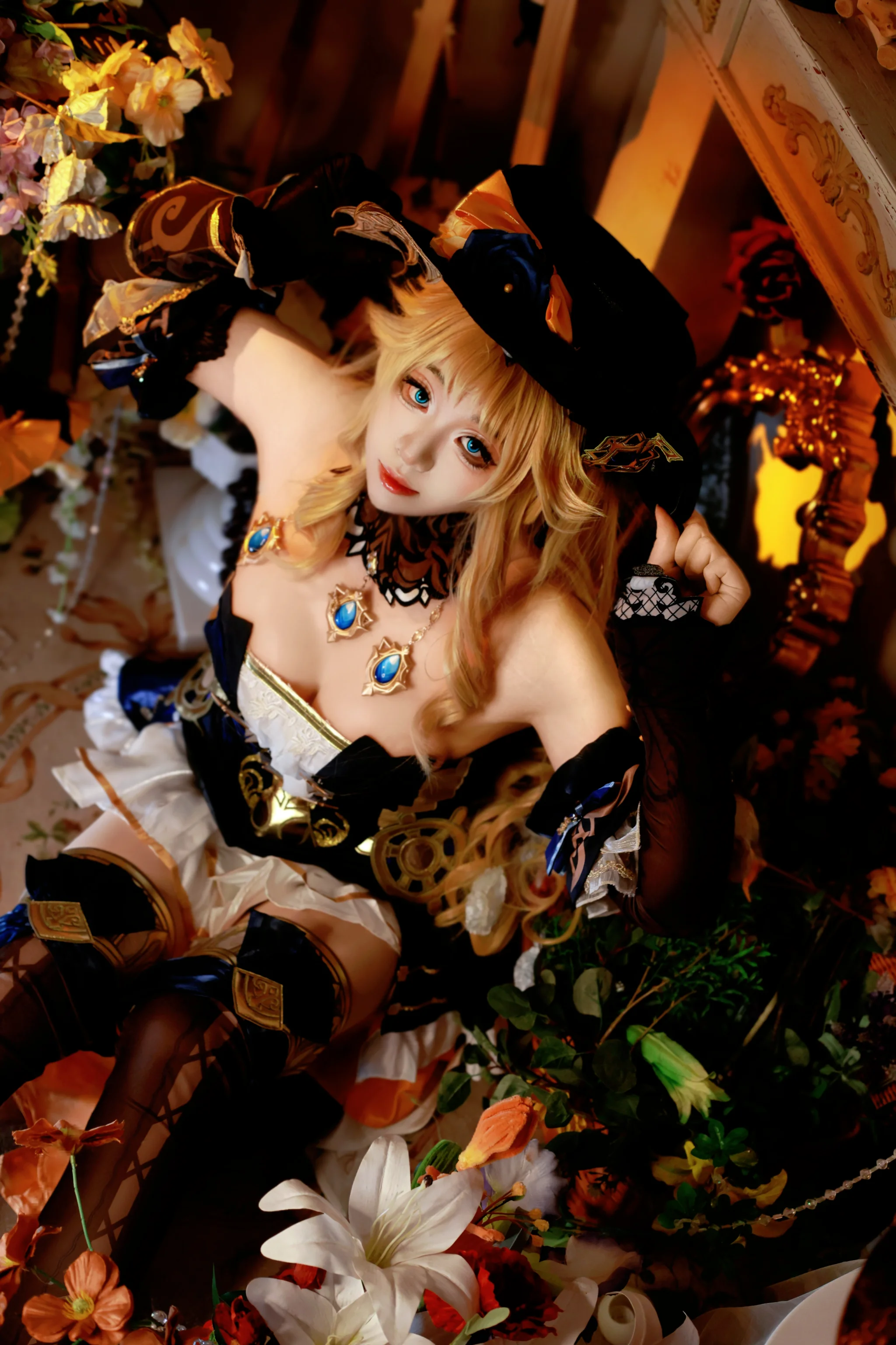 原神娜維婭cos，機械齒輪與花卉莊園的特寫