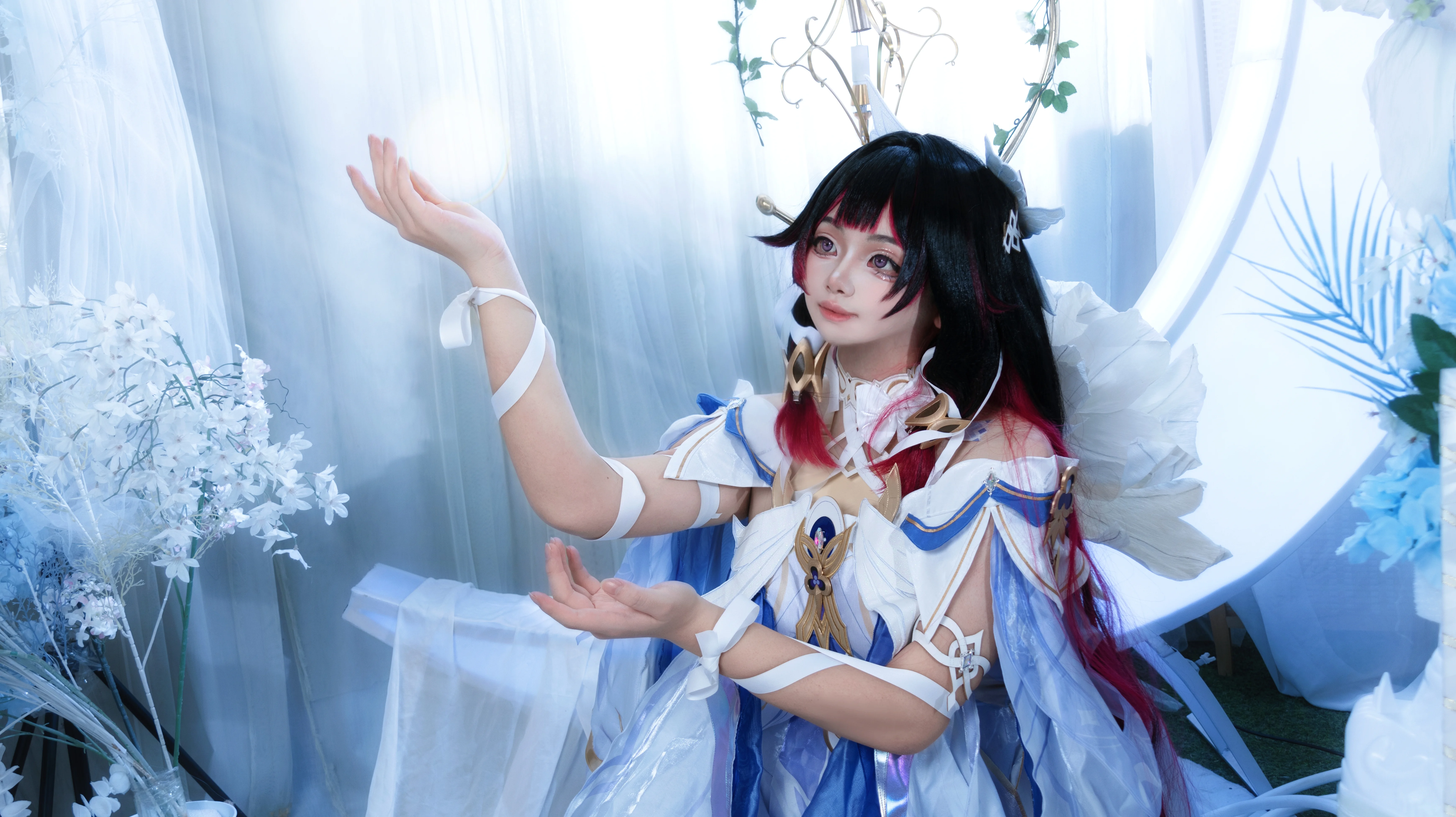【哥倫比婭cos】原神中的白紗與月光，這份空靈感如何呈現