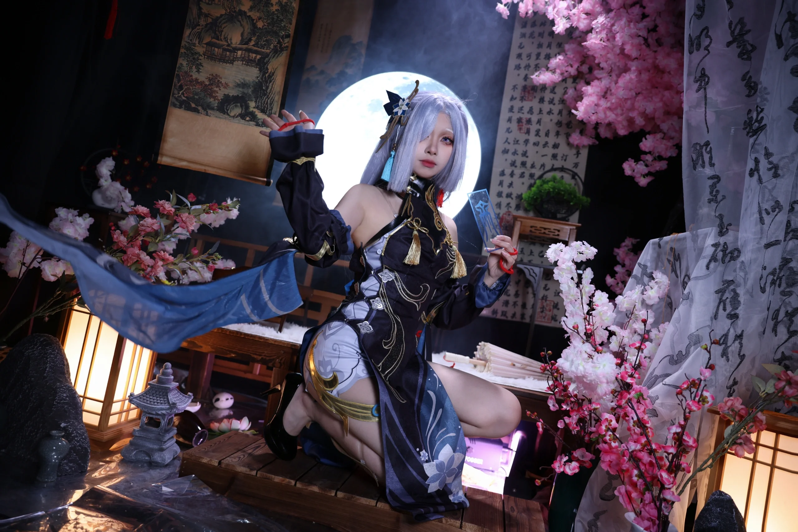【申鹤cos】海灯节月光下的留影，银发与纸伞的国风幻境