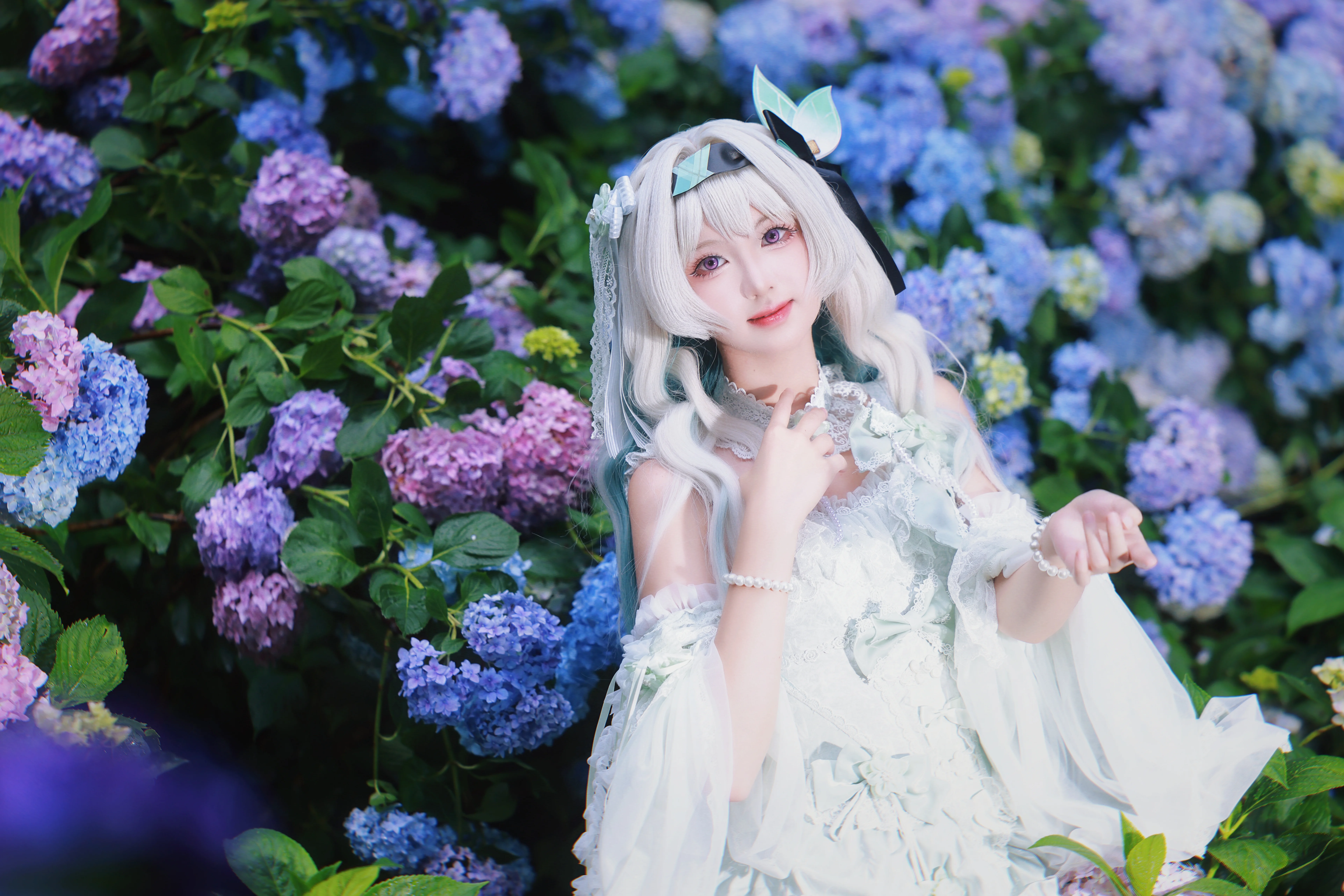 【流萤cos】崩坏星穹铁道，初夏绣球花丛的私设少女 - 第 1 张