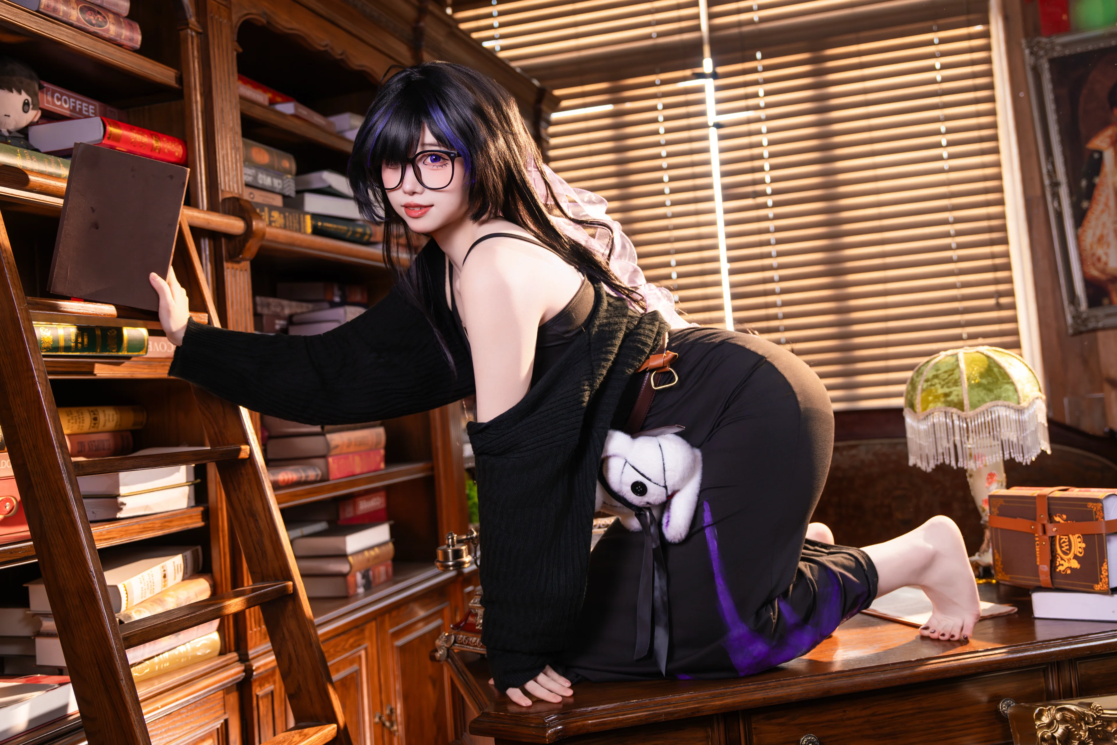 【蕾贝儿cos】胜利女神妮姬，在静谧书房里做个慵懒宅女