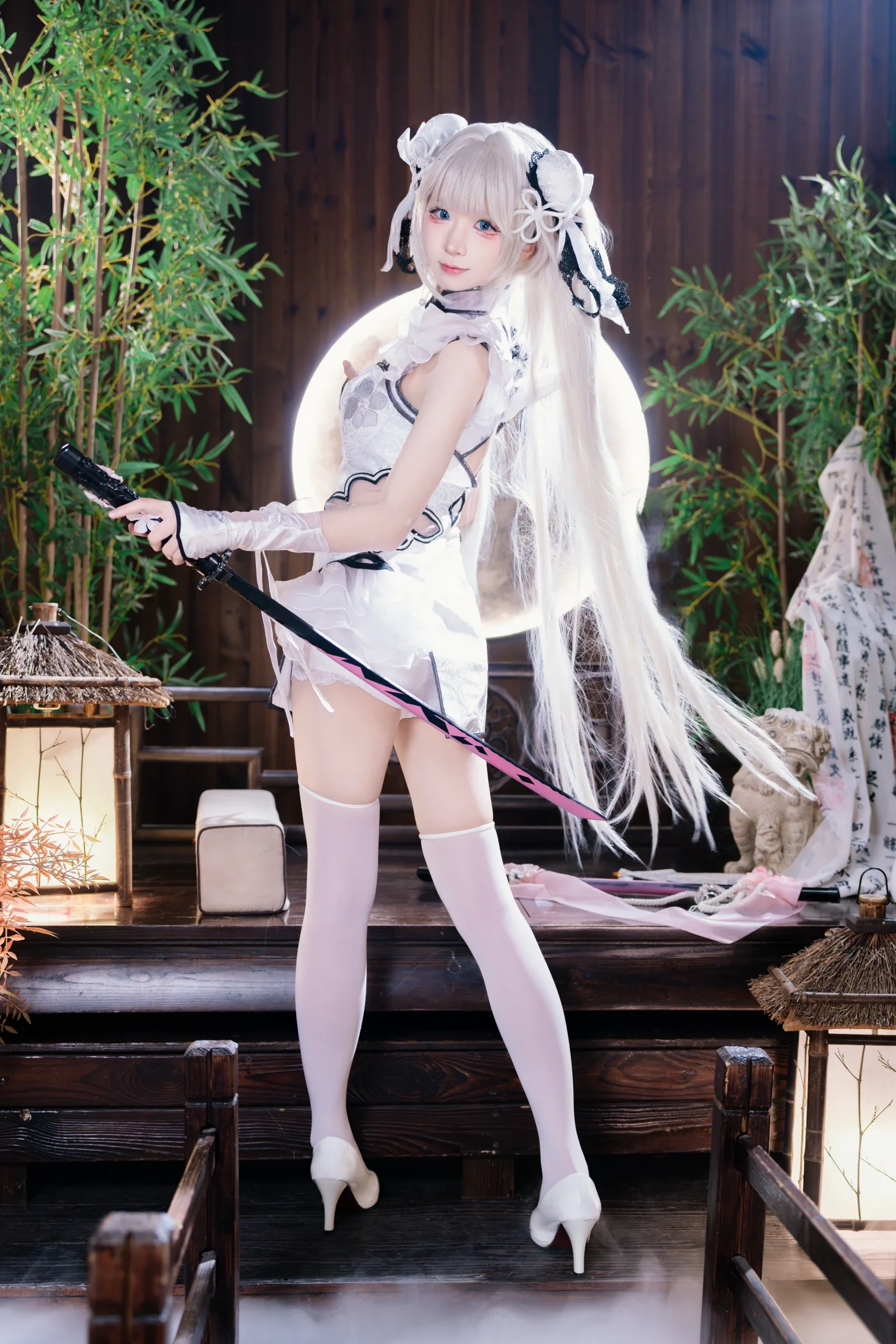 【殷紫萍cos】玉髓冰心，月夜下的雪白掠影 - 第 1 张