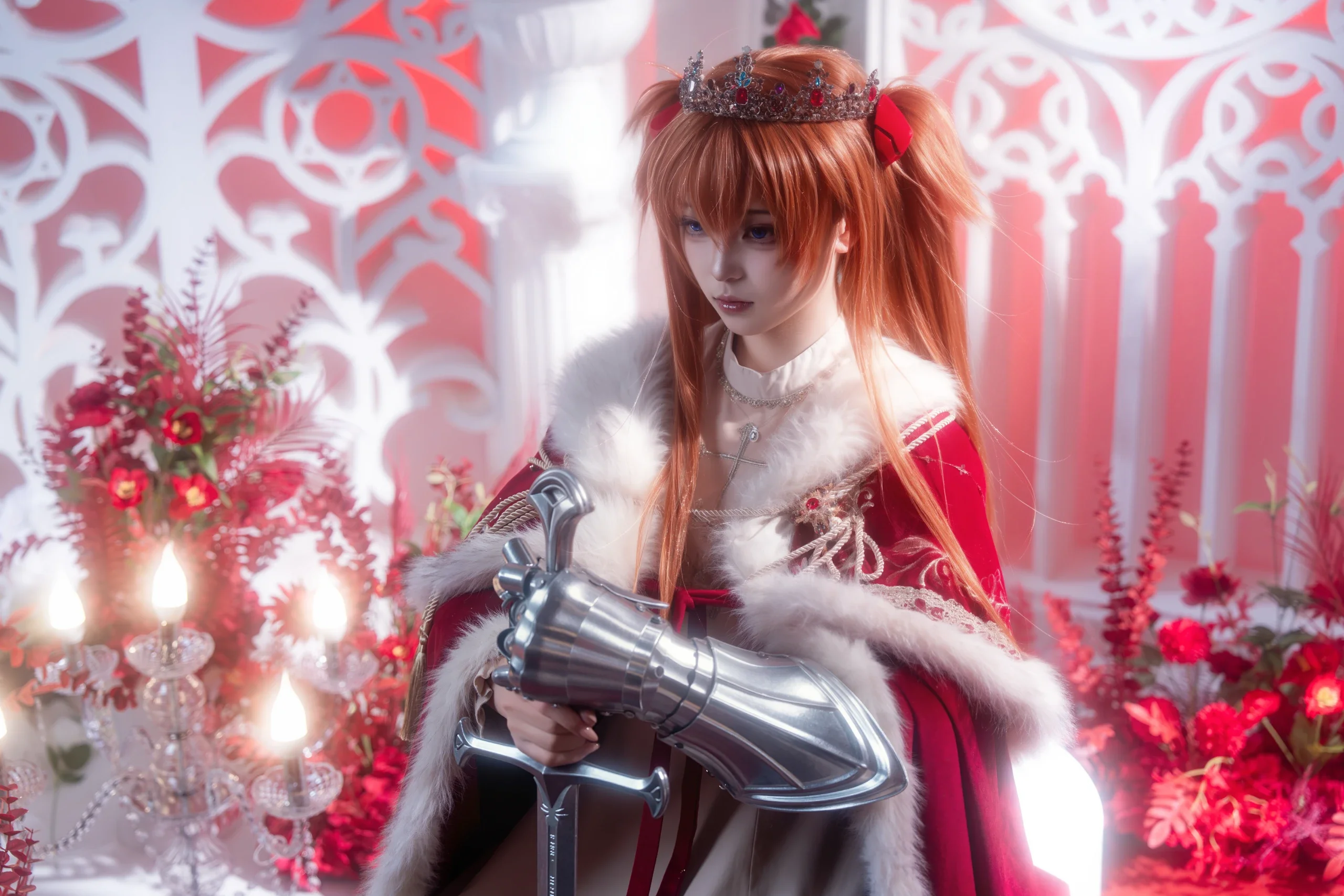 【明日香cos】少女暴君的红白王座，金属手甲与长剑的份量感